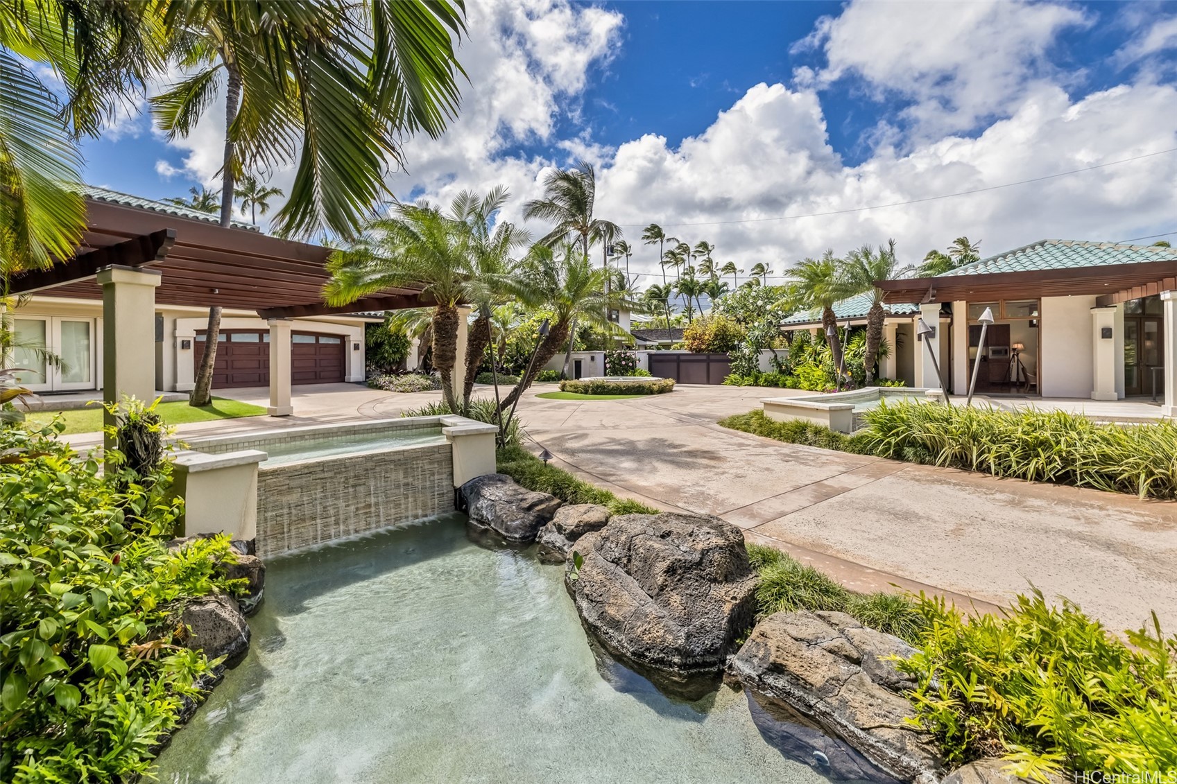 Honolulu, Hawaii, 96825, United States, 6 Bedrooms Bedrooms, ,8 BathroomsBathrooms,Residential,For Sale,1900933