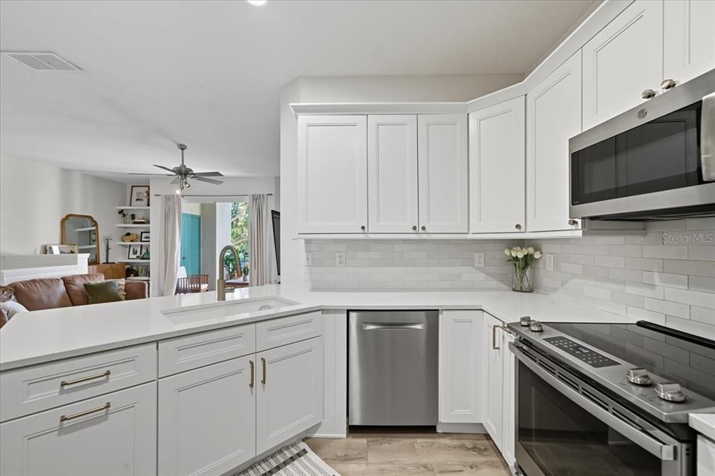 Tampa, Florida, 33602, United States, 3 Bedrooms Bedrooms, ,2 BathroomsBathrooms,Residential,For Sale,1970738