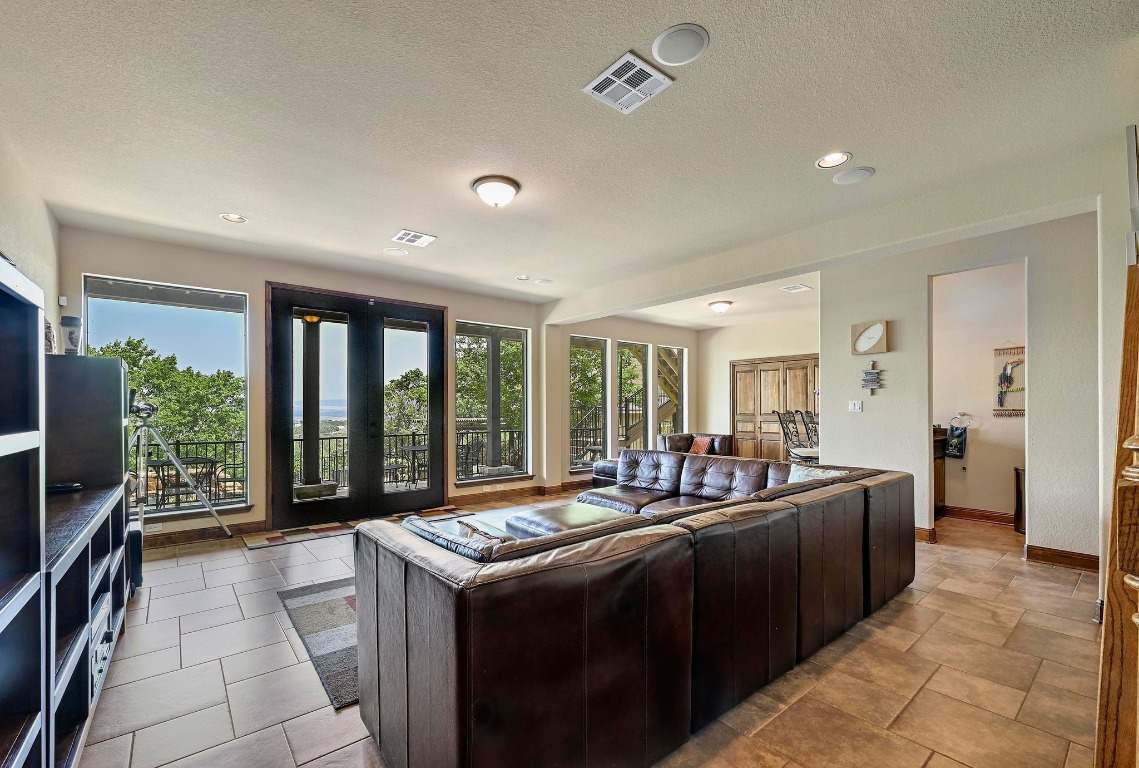 Lago Vista, Texas, 78645, United States, 3 Bedrooms Bedrooms, ,4 BathroomsBathrooms,Residential,For Sale,1828284