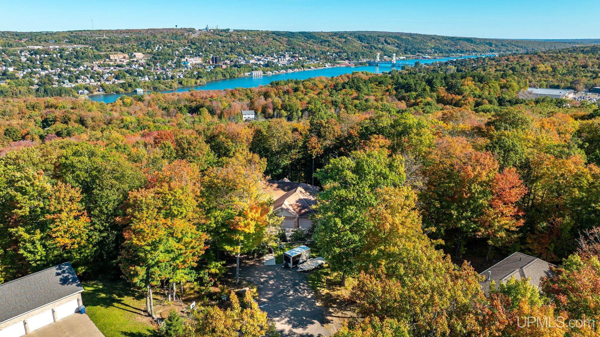 Houghton, Michigan, 49931, United States, 3 Bedrooms Bedrooms, ,4 BathroomsBathrooms,Residential,For Sale,2029605