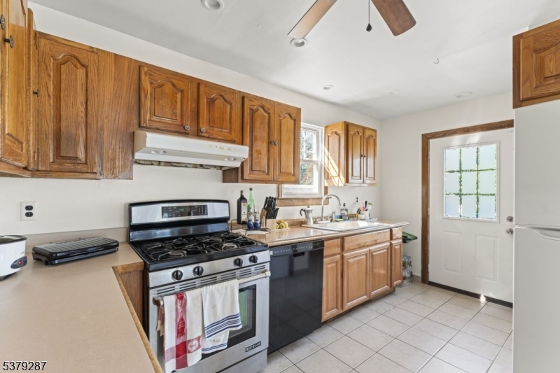 Elizabeth City, New Jersey, 07208-1601, United States, 5 Bedrooms Bedrooms, ,3 BathroomsBathrooms,Residential,For Sale,1921701