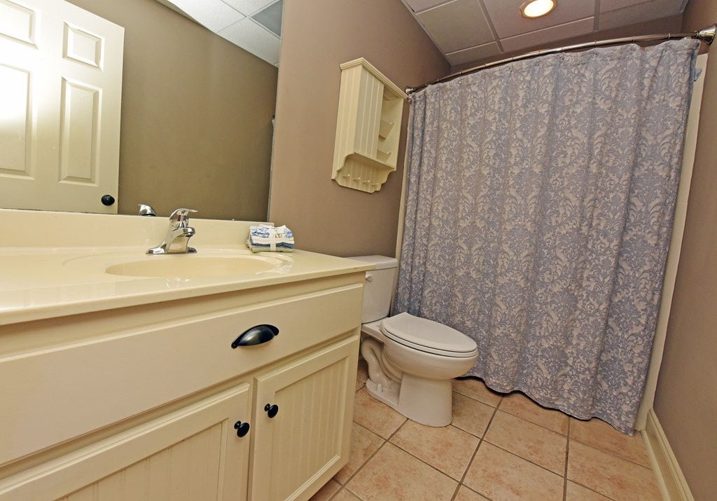 Hiawassee, Georgia, 30546, United States, 3 Bedrooms Bedrooms, ,4 BathroomsBathrooms,Residential,For Sale,1877027