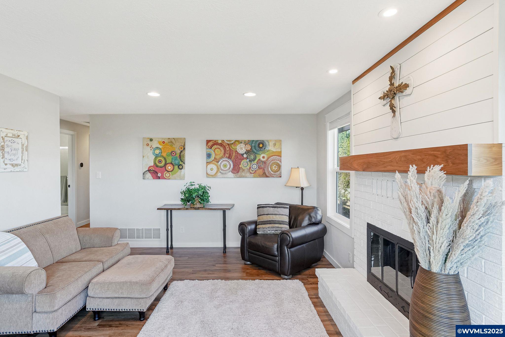 Salem, Oregon, 97304, United States, 3 Bedrooms Bedrooms, ,3 BathroomsBathrooms,Residential,For Sale,1967587