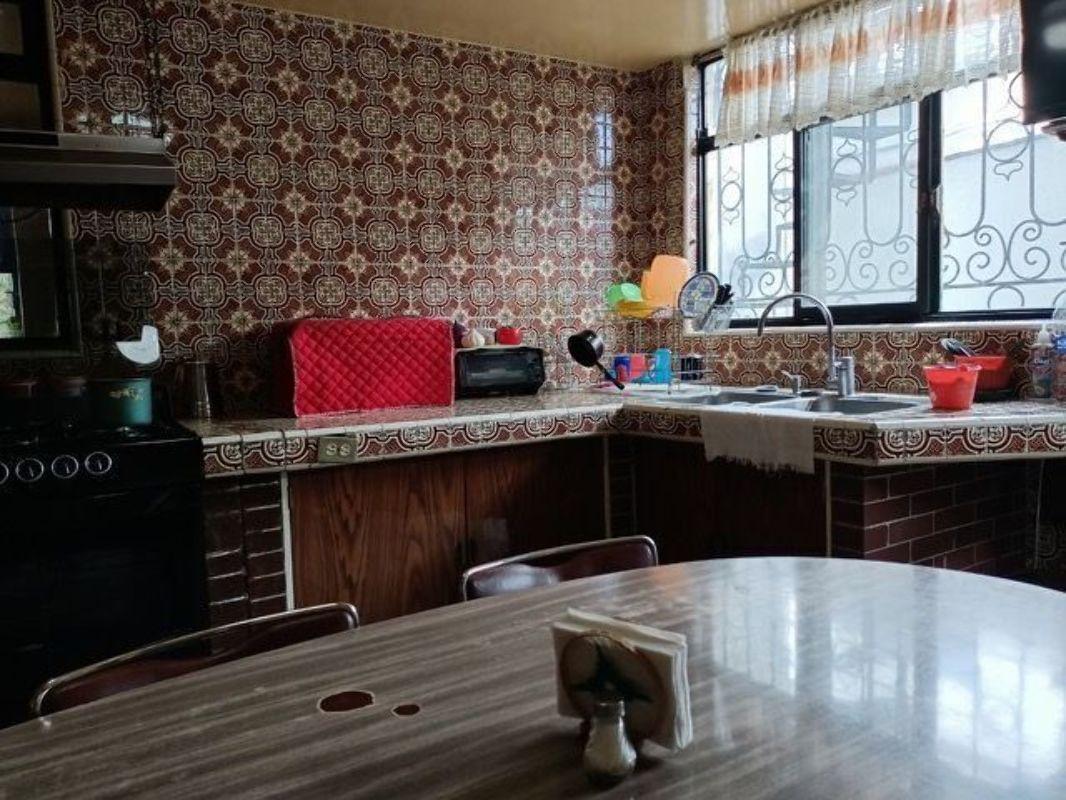 Av. Ju?rez, Atizapán de Zaragoza, Estado de México, 52900, Mexico, 8 Bedrooms Bedrooms, ,6 BathroomsBathrooms,Residential,For Sale,Av. Ju?rez,1624263