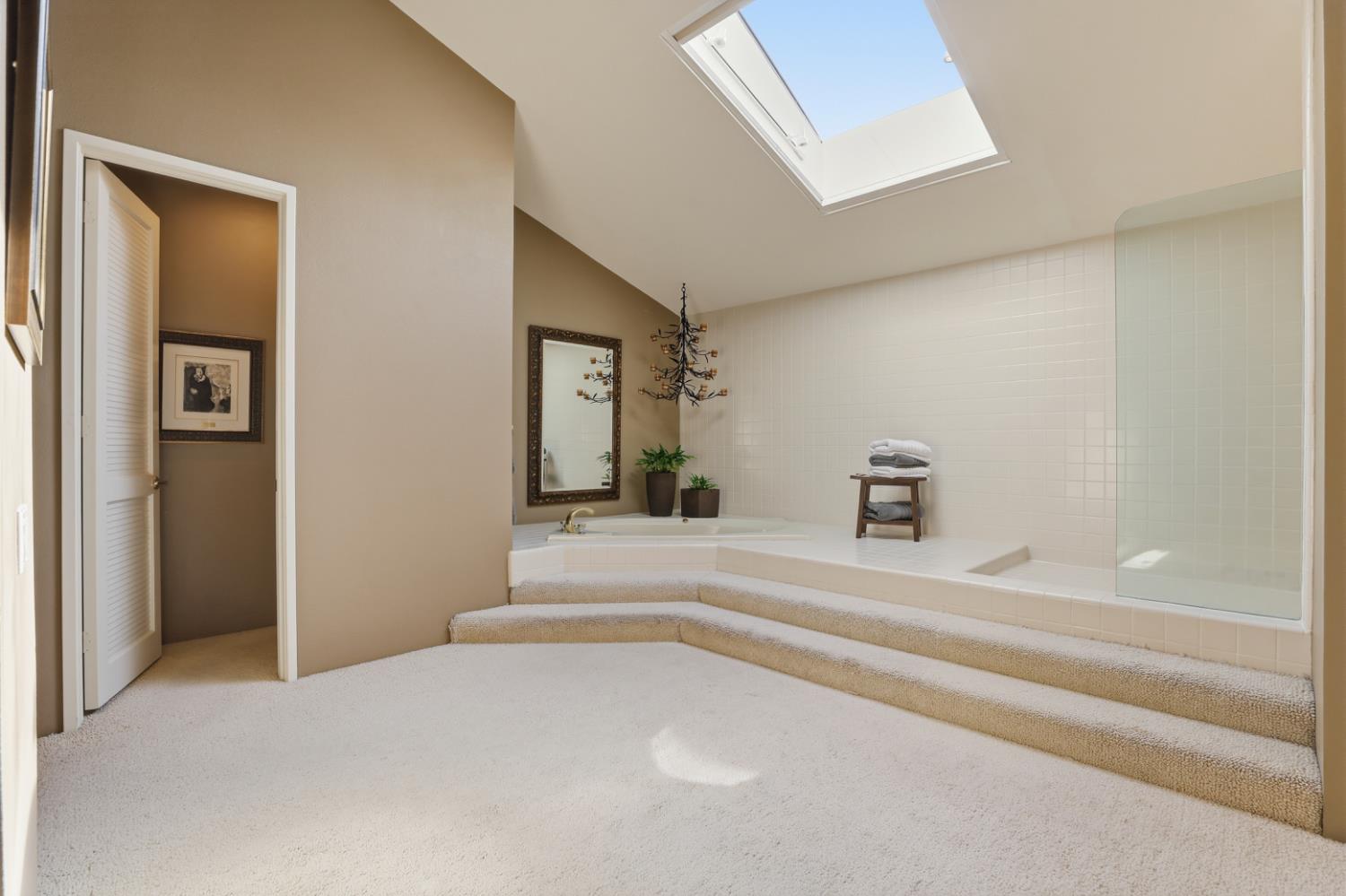 Gold River, California, 95670, United States, 4 Bedrooms Bedrooms, ,5 BathroomsBathrooms,Residential,For Sale,1987751