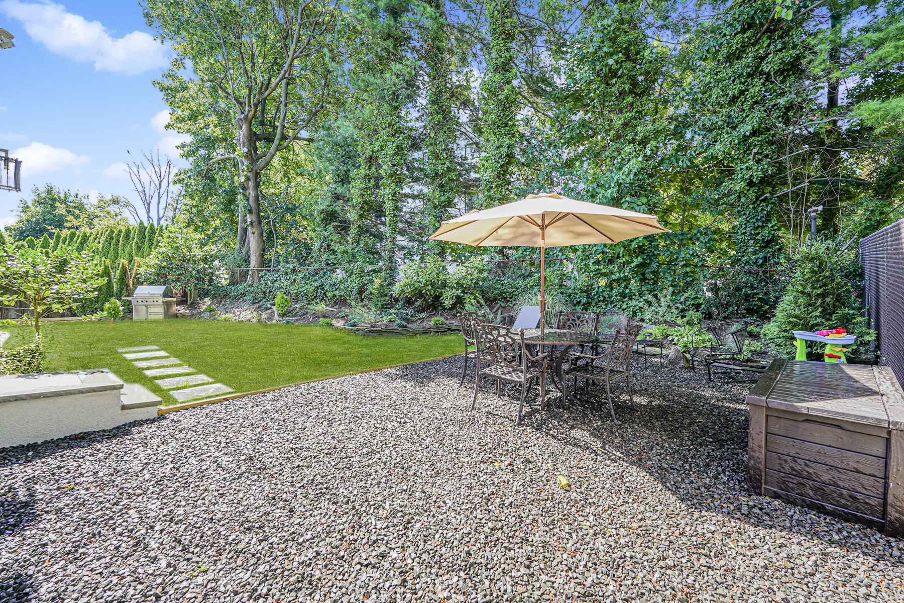 Staten Island, New York, 10304, United States, 4 Bedrooms Bedrooms, ,4 BathroomsBathrooms,Residential,For Sale,1949787