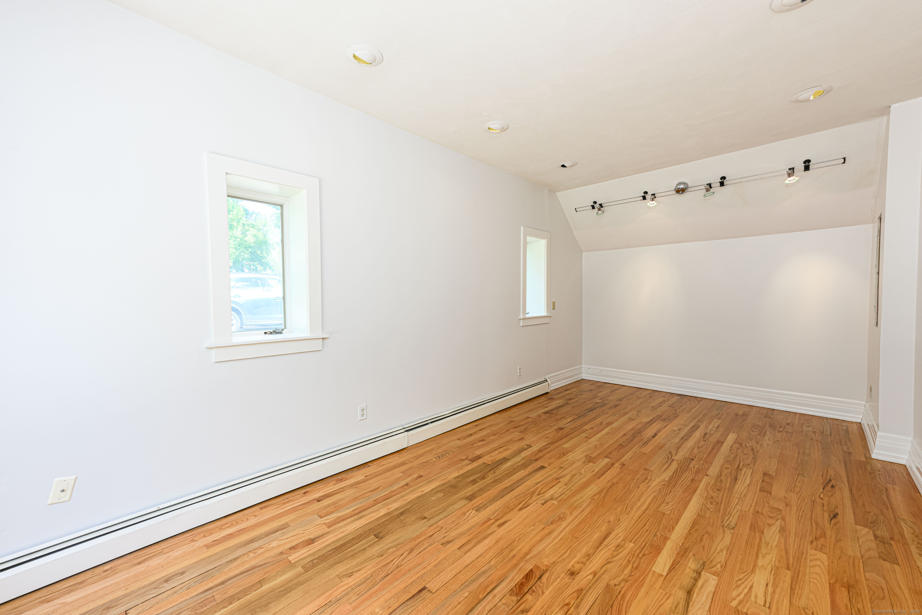 Bethany, Connecticut, 06524, United States, 4 Bedrooms Bedrooms, ,4 BathroomsBathrooms,Residential,For Sale,1911877