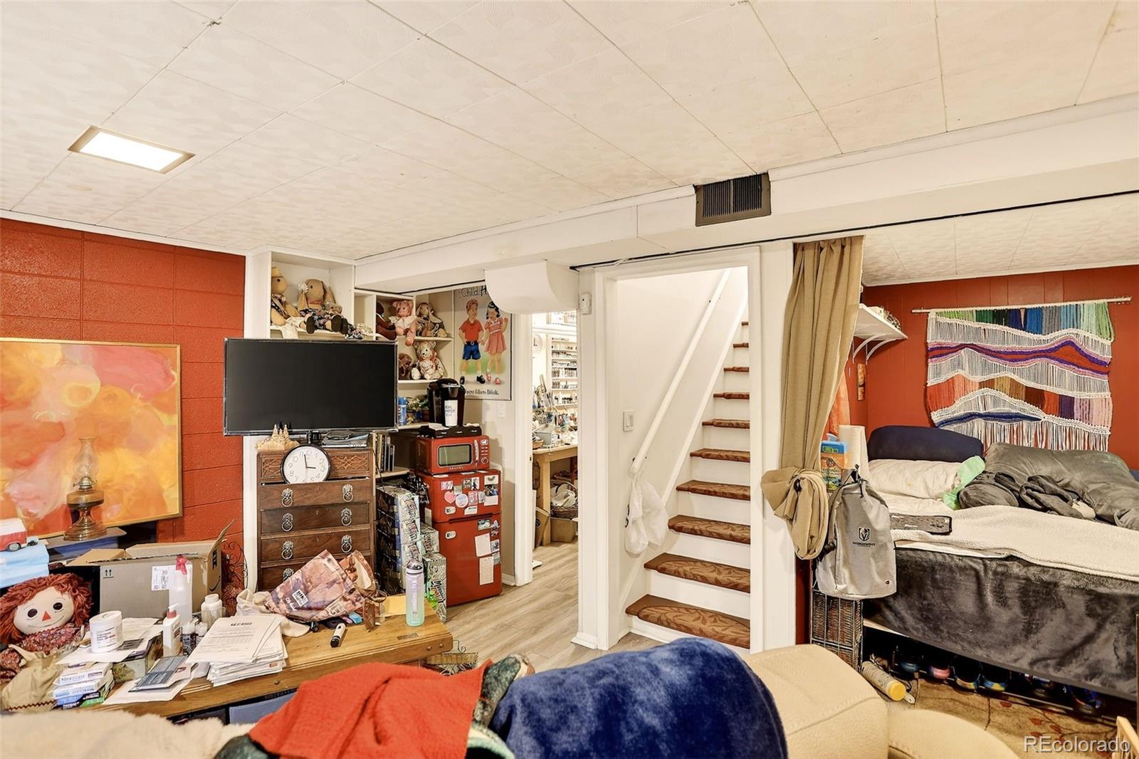 Littleton, Colorado, 80120, United States, 4 Bedrooms Bedrooms, ,1 BathroomBathrooms,Residential,For Sale,1988152