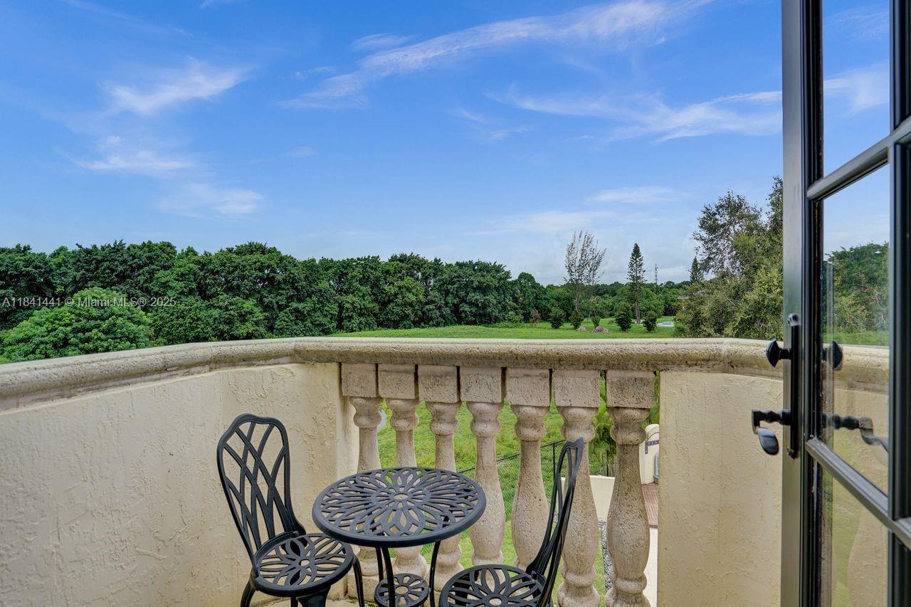 Davie, Florida, 33330, United States, 5 Bedrooms Bedrooms, ,5 BathroomsBathrooms,Residential,For Sale,1896833