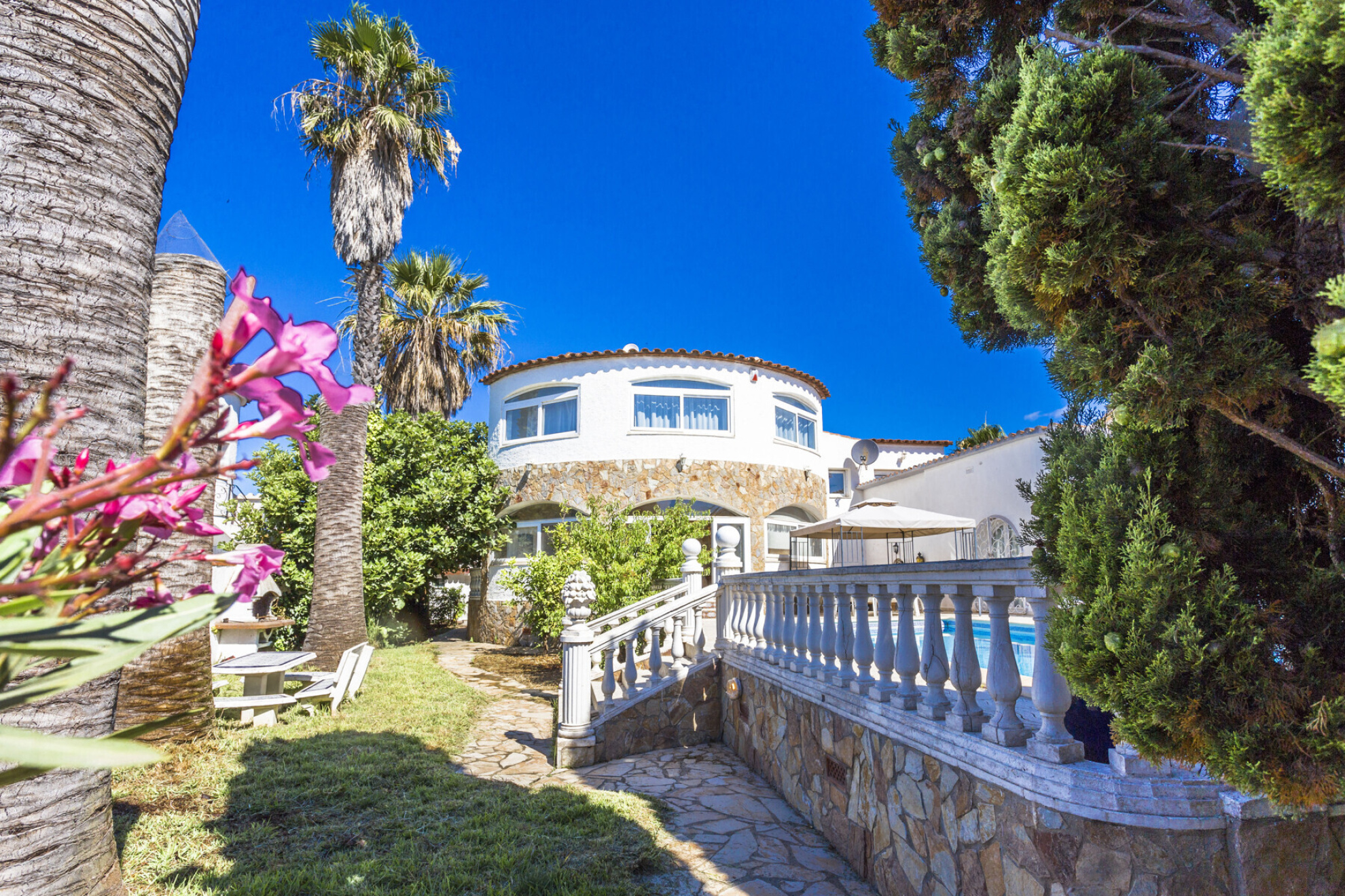  Detached Mediterranean Villa in Empuriabrava with Private Dock - 物件實景