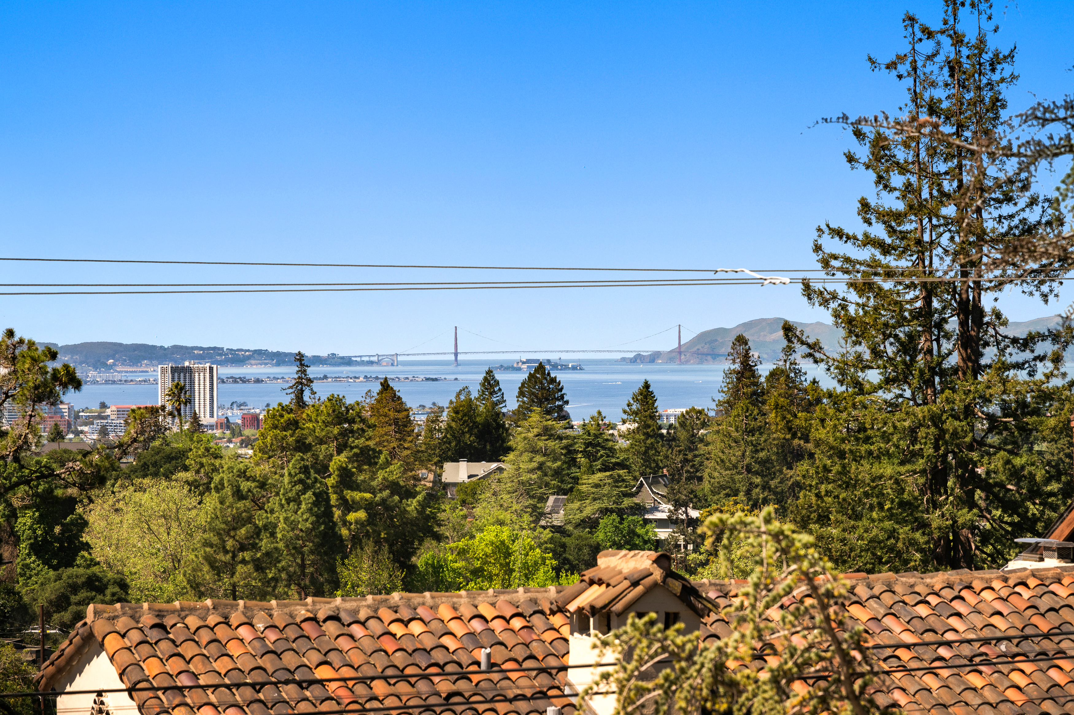  An Architectural Home Framed By Light And Views - 物件實景