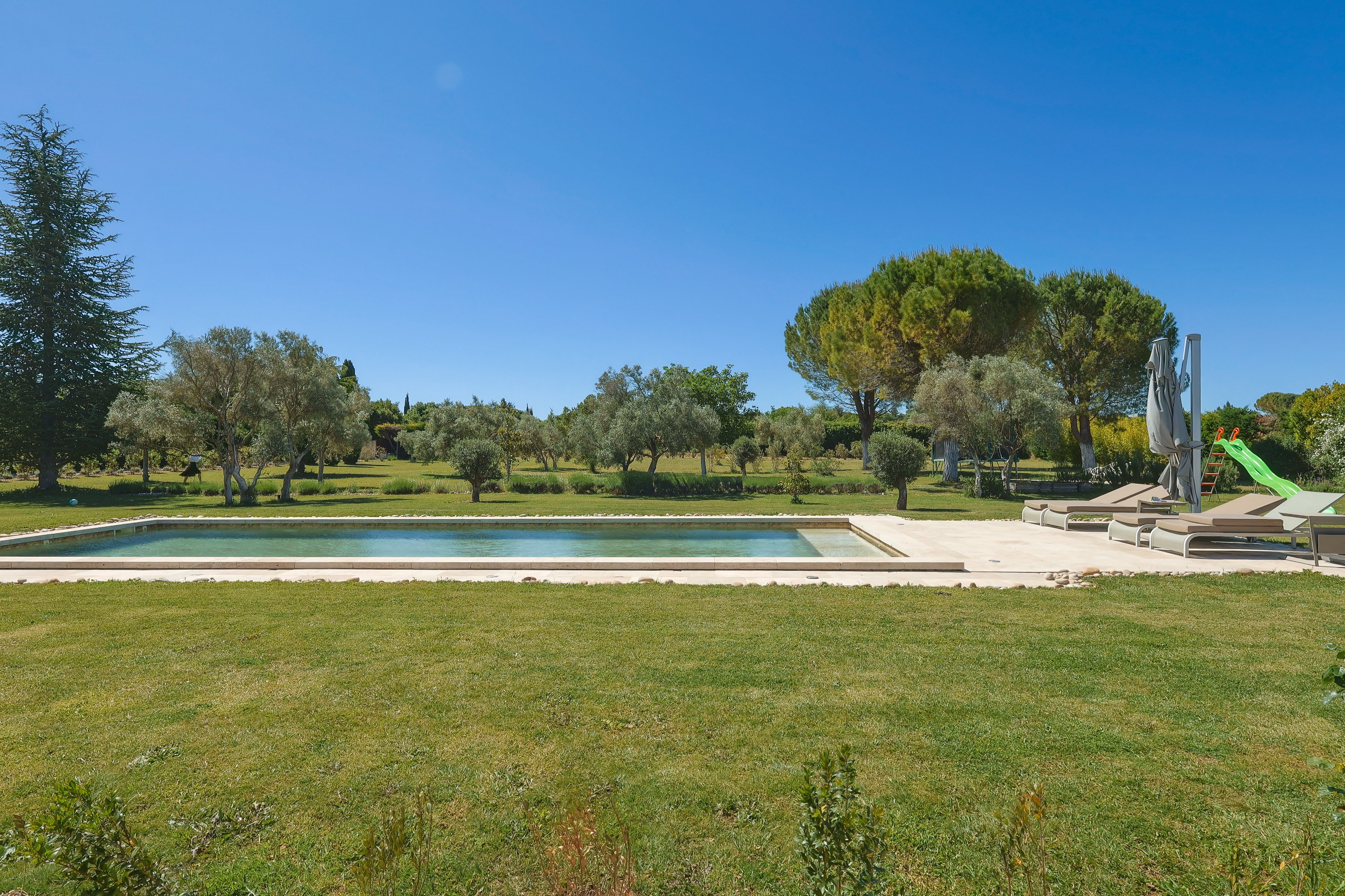  PUYRICARD – Elegant single-storey 350 sqm property with swimming pool and guest… - 物件實景