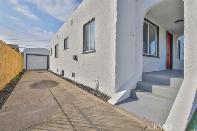 Los Angeles, California, 90002, United States, 3 Bedrooms Bedrooms, ,2 BathroomsBathrooms,Residential,For Sale,1986047