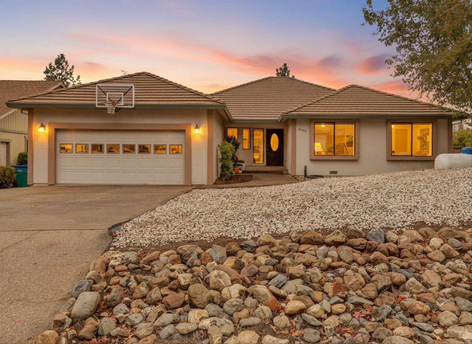 Penn Valley, California, 95946, United States, 3 Bedrooms Bedrooms, ,3 BathroomsBathrooms,Residential,For Sale,1979981