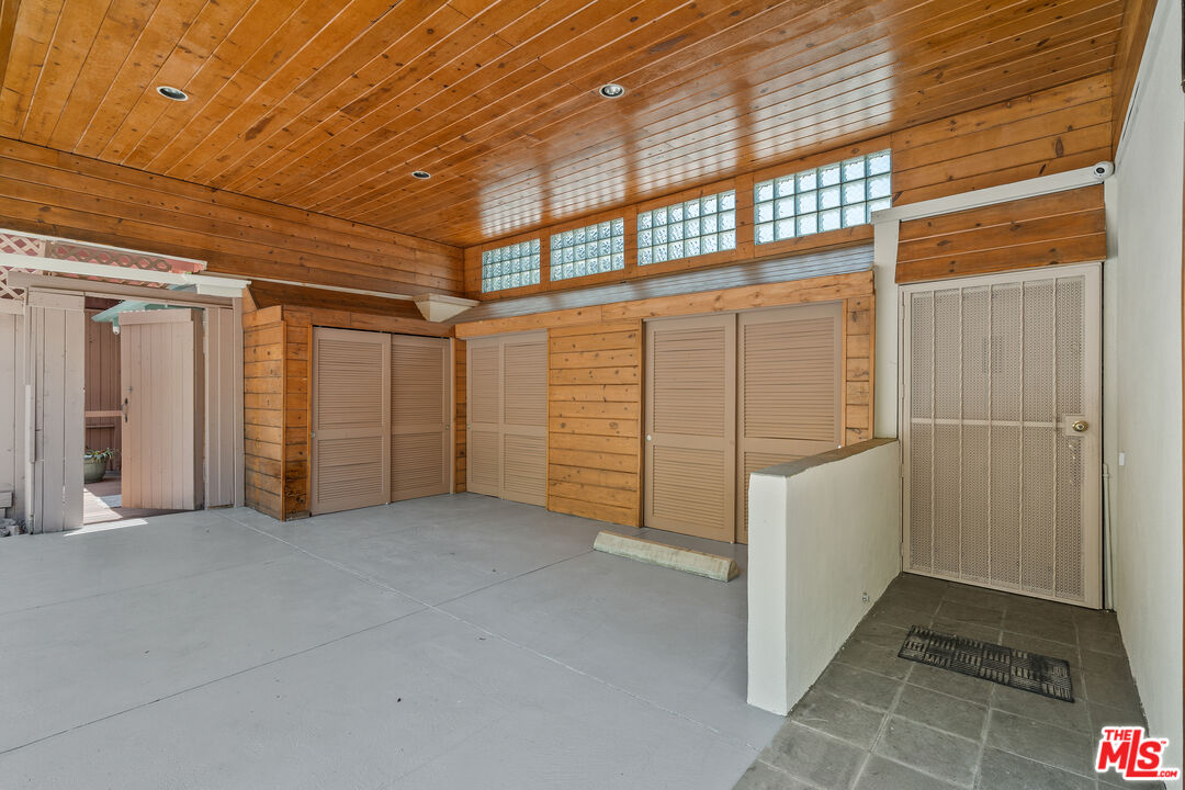 Los Angeles, California, 90027, United States, 3 Bedrooms Bedrooms, ,3 BathroomsBathrooms,Residential,For Sale,1866547