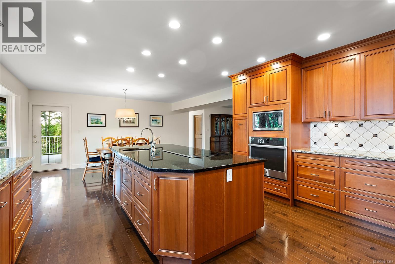 NORTH SAANICH, British Columbia, V8L 5L5, CA, 5 Bedrooms Bedrooms, ,4 BathroomsBathrooms,Residential,For Sale,1946996