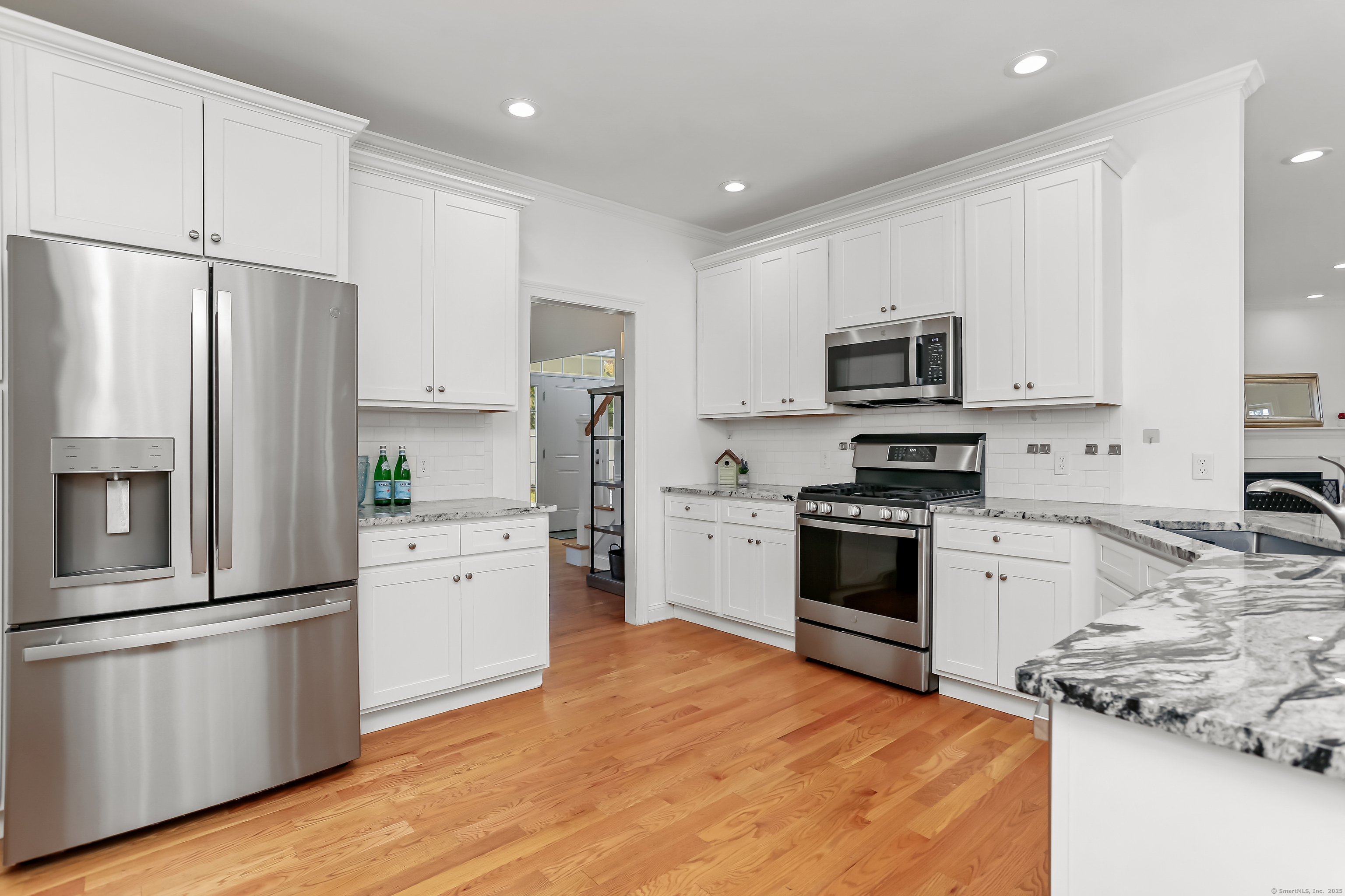 Stratford, Connecticut, 06614, United States, 4 Bedrooms Bedrooms, ,3 BathroomsBathrooms,Residential,For Sale,1987695