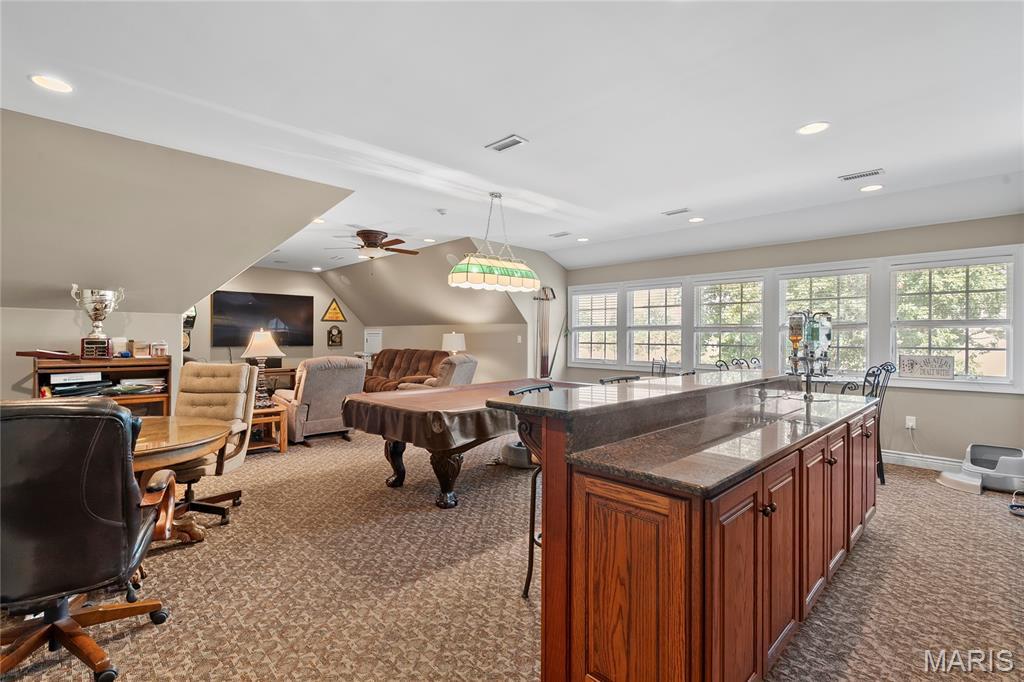 Charleston, Missouri, 63834, United States, 4 Bedrooms Bedrooms, ,6 BathroomsBathrooms,Residential,For Sale,1974839