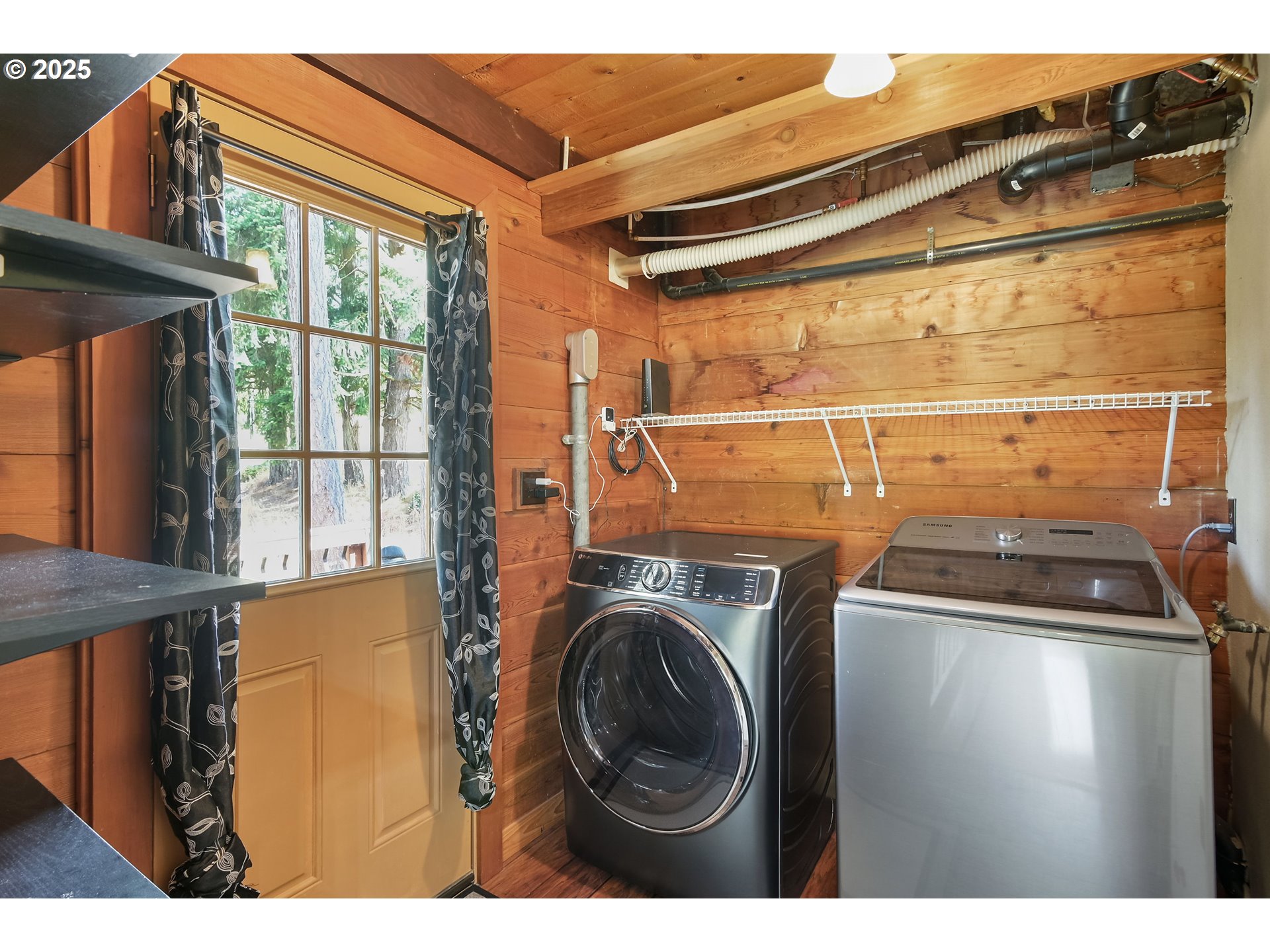 Kalama, Washington, 98625, United States, 3 Bedrooms Bedrooms, ,2 BathroomsBathrooms,Residential,For Sale,1988010