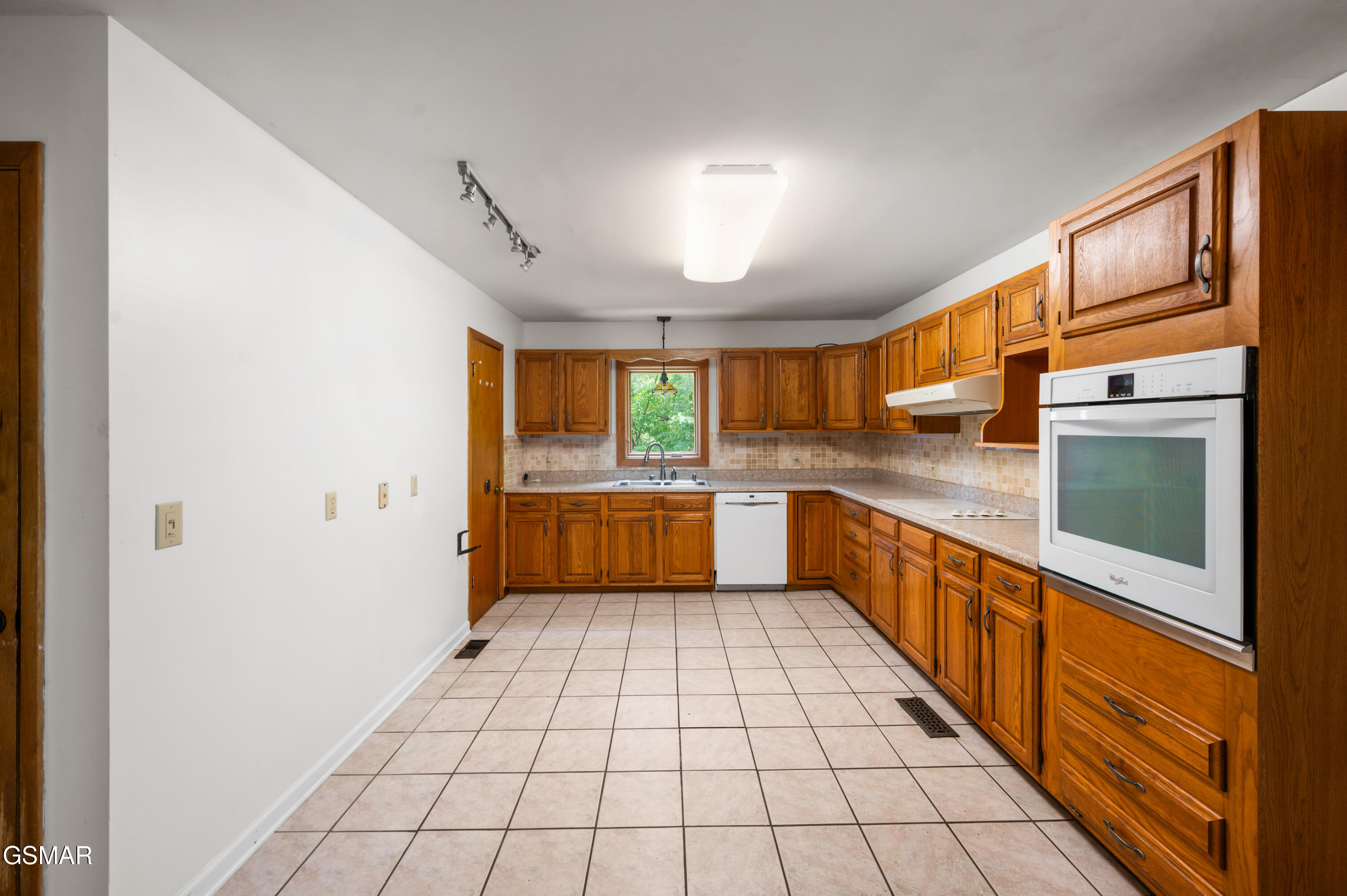 Pigeon Forge, Tennessee, 37863, United States, 3 Bedrooms Bedrooms, ,3 BathroomsBathrooms,Residential,For Sale,1978276