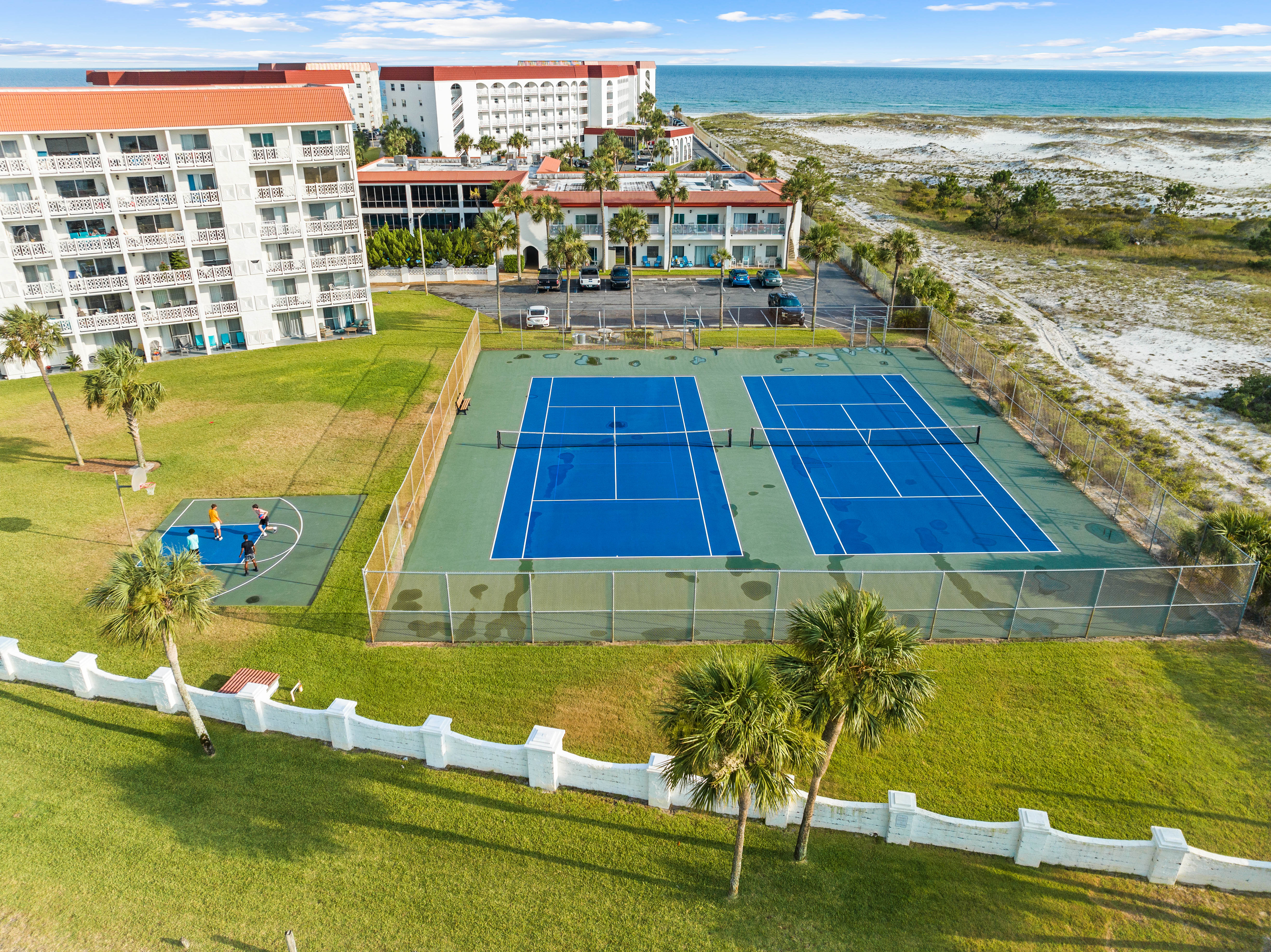  Top-Floor Studio Condo Ideal As Vacation Home Or Rental Investment - 物件實景