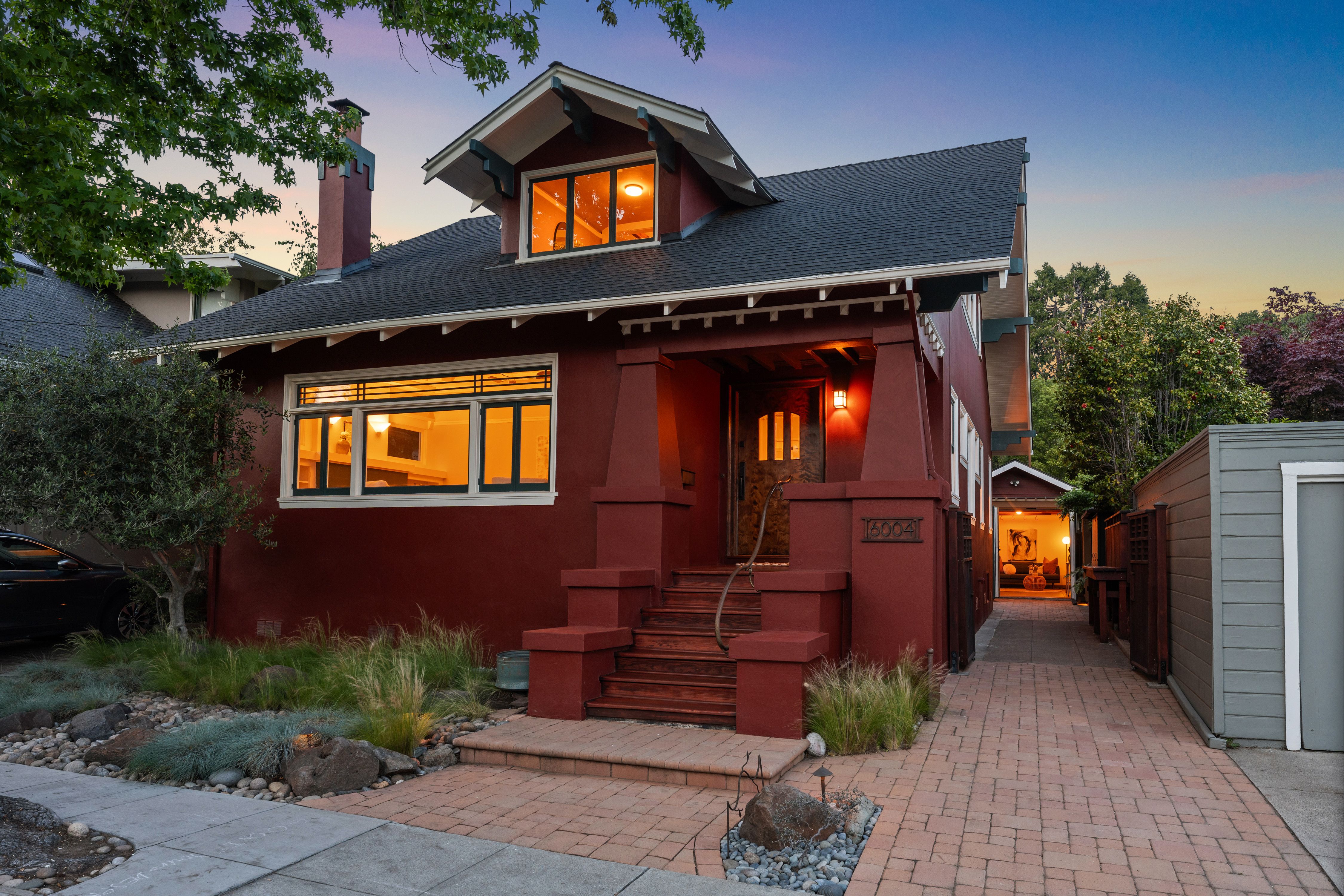  A True Rockridge Classic — Rich in Detail, Ready for Its Next Chapter - 物件實景