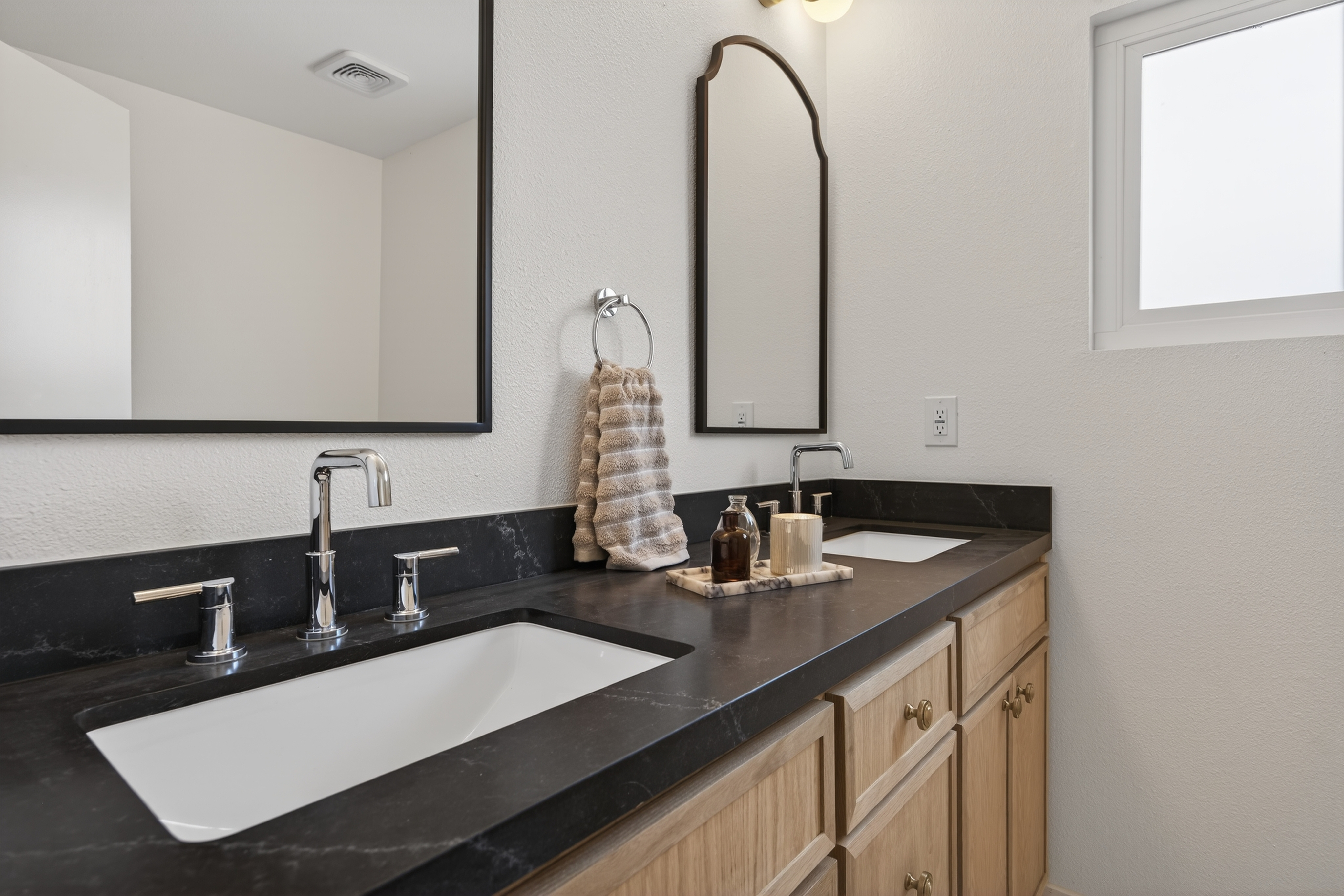  921 Calle Pinata, Thousand Oaks, CA 91360 - 物件實景