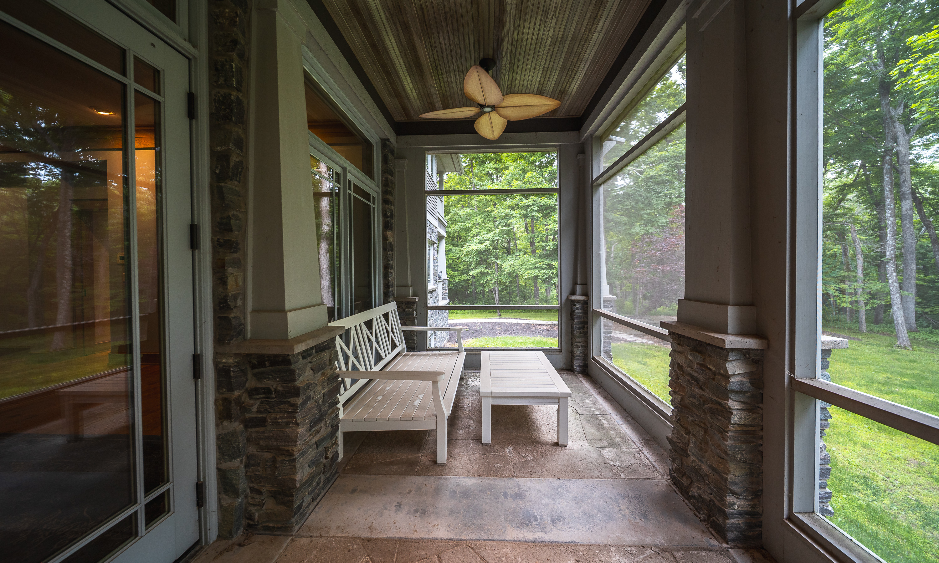 Stunning Prairie-Inspired Estate on 16 Acres of Scenic Woodlands - 物件實景
