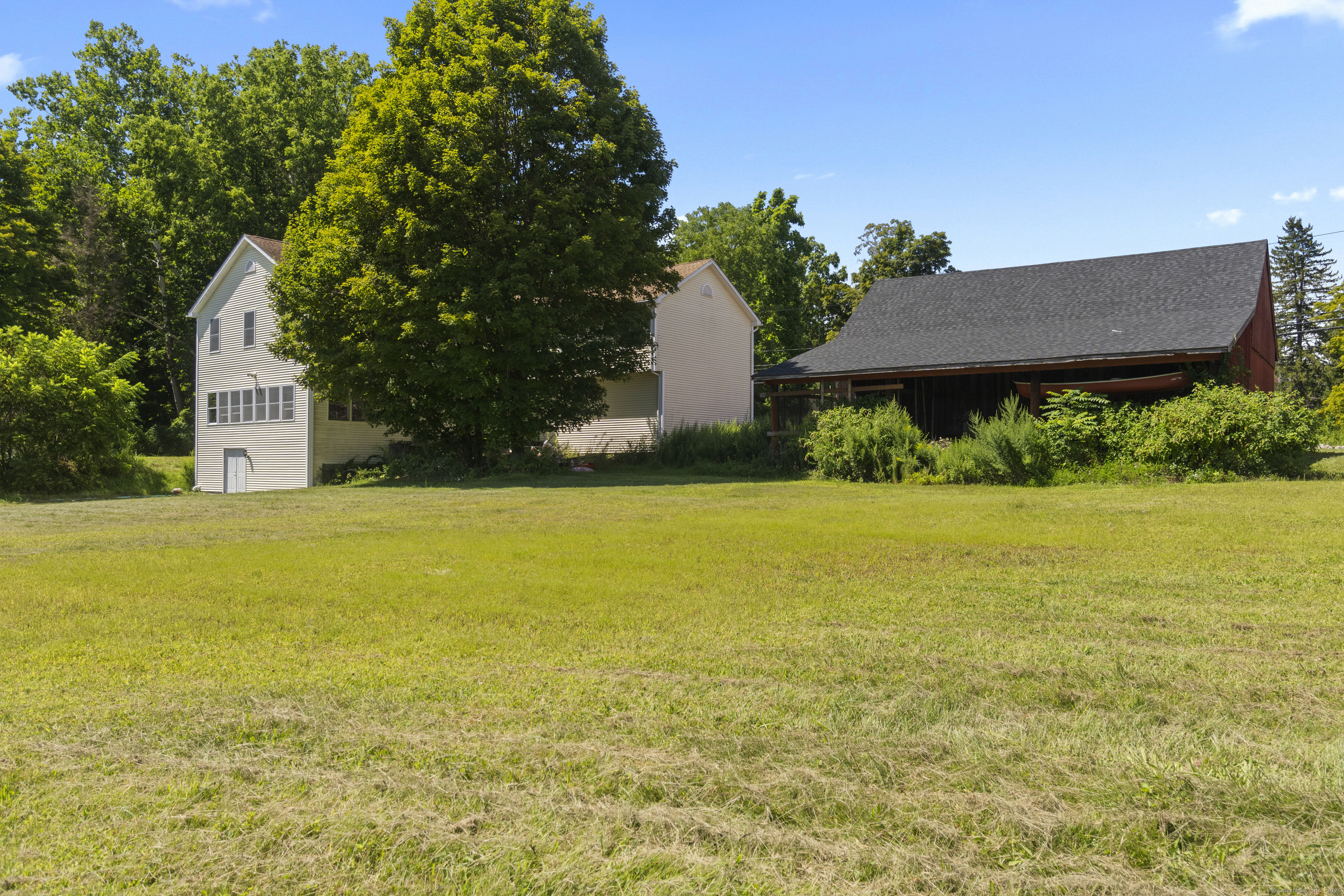 Woodbury, Connecticut, 06798, United States, 6 Bedrooms Bedrooms, ,3 BathroomsBathrooms,Residential,For Sale,1940915