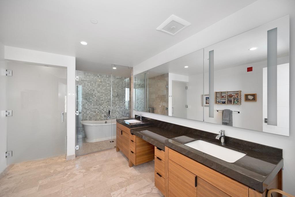 Sacramento, California, 95814, United States, 2 Bedrooms Bedrooms, ,3 BathroomsBathrooms,Residential,For Sale,1905892