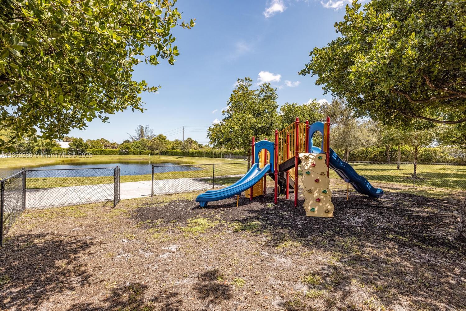 Plantation, Florida, 33317, United States, 3 Bedrooms Bedrooms, ,3 BathroomsBathrooms,Residential,For Sale,1919824