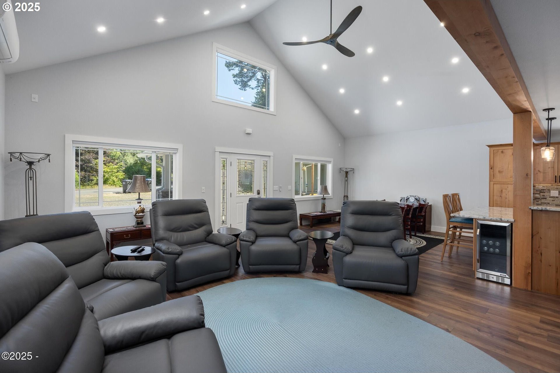 Toledo, Oregon, 97391, United States, 4 Bedrooms Bedrooms, ,2 BathroomsBathrooms,Residential,For Sale,1897015