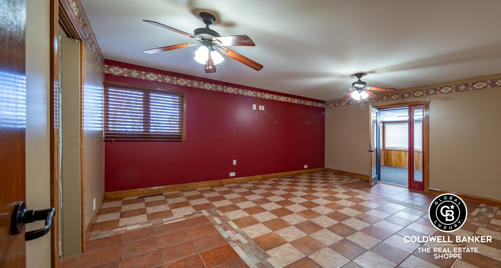 Garden City, Kansas, 67846, United States, 4 Bedrooms Bedrooms, ,Residential,For Sale,2003039