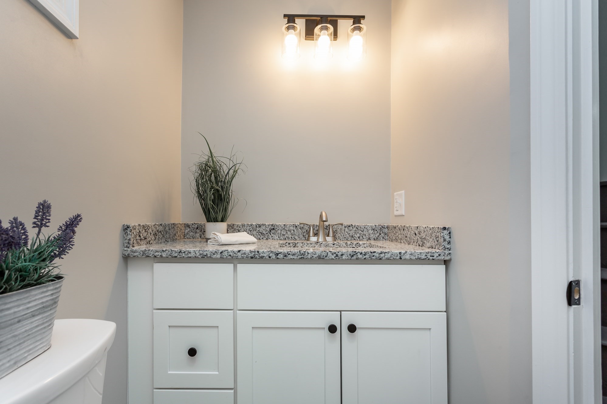 New Bedford, Massachusetts, 02744, United States, 7 Bedrooms Bedrooms, ,2 BathroomsBathrooms,Residential,For Sale,2012325