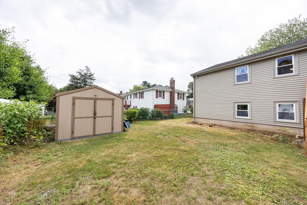 Stoughton, Massachusetts, 02072, United States, 4 Bedrooms Bedrooms, ,2 BathroomsBathrooms,Residential,For Sale,1976018