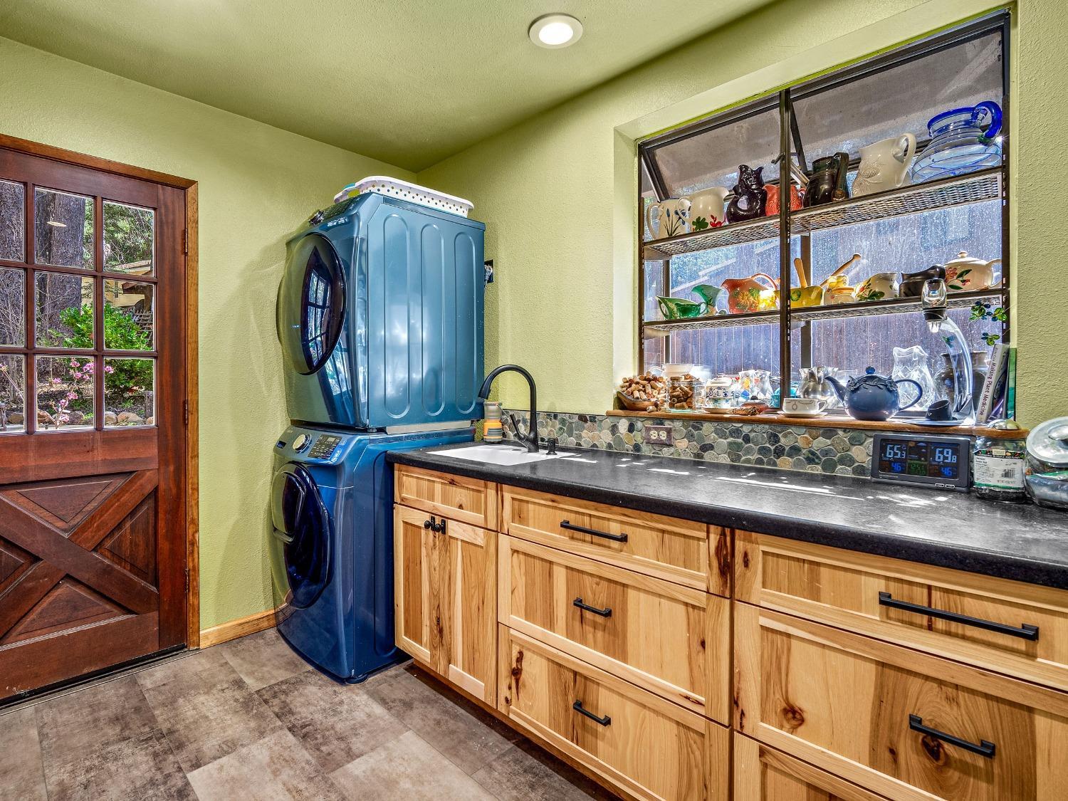 Nevada City, California, 95959, United States, 3 Bedrooms Bedrooms, ,3 BathroomsBathrooms,Residential,For Sale,1945021