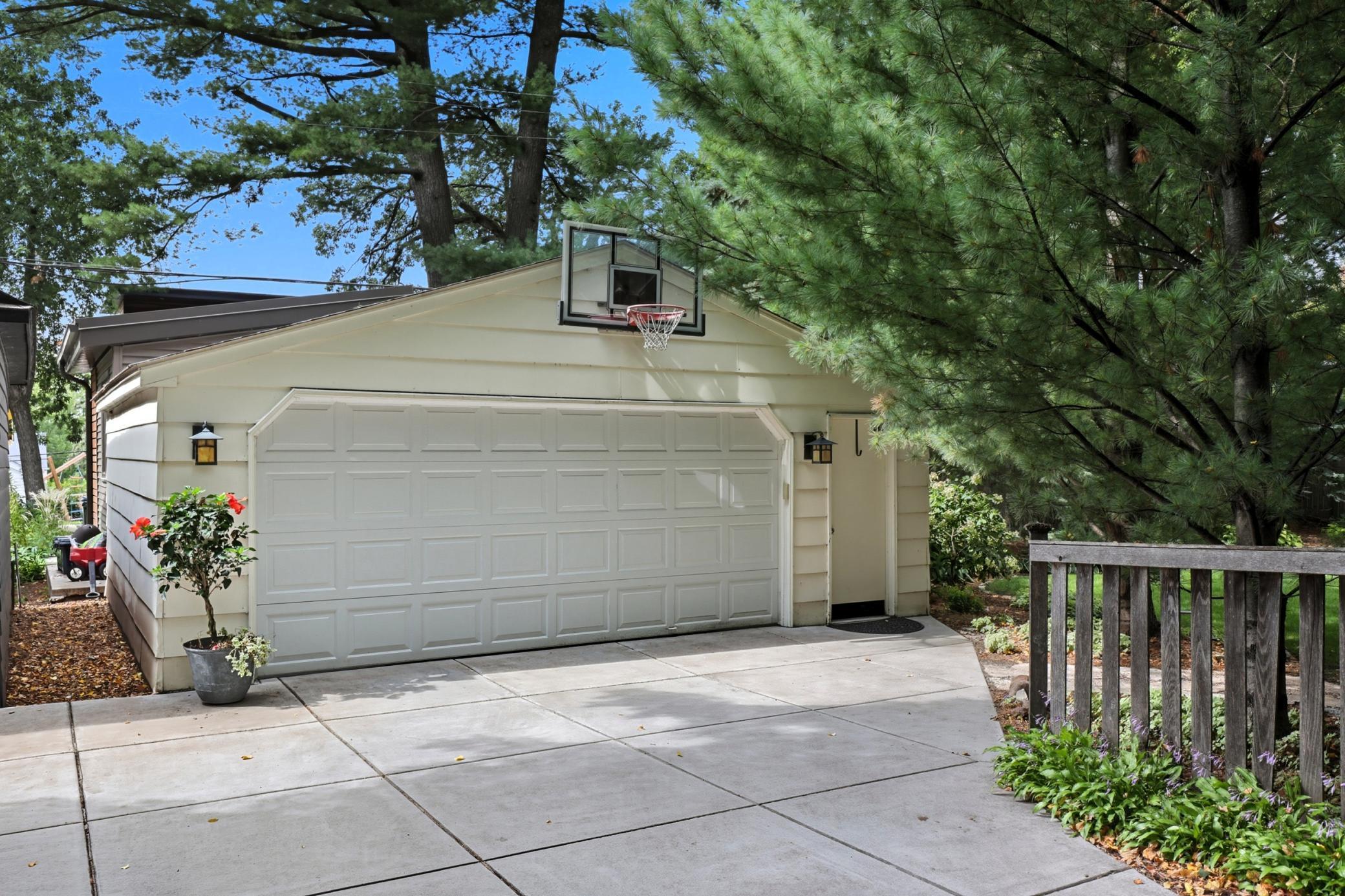 Minneapolis, Minnesota, 55419, United States, 5 Bedrooms Bedrooms, ,2 BathroomsBathrooms,Residential,For Sale,1992042