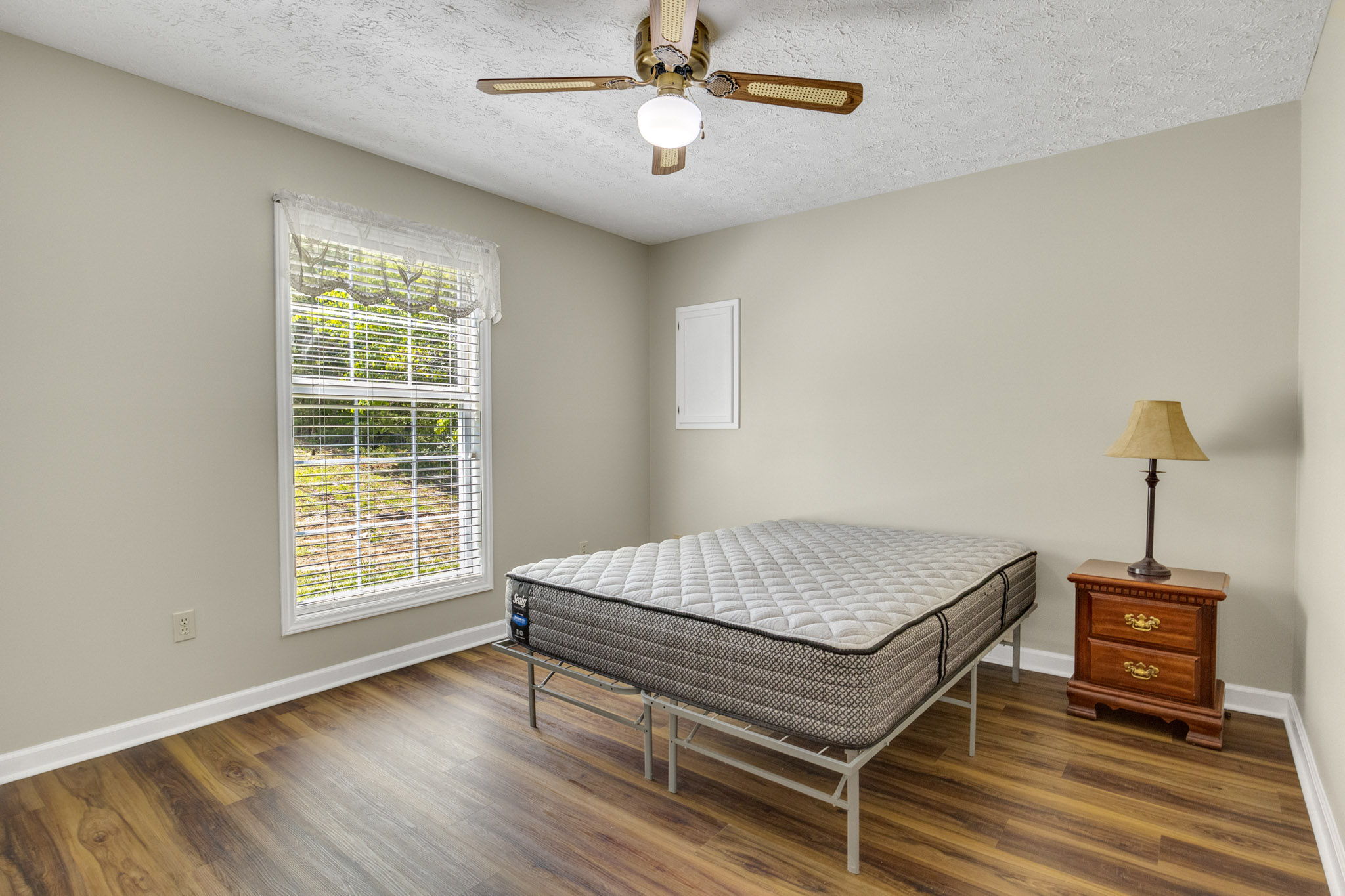 Sevierville, Tennessee, 37876, United States, 3 Bedrooms Bedrooms, ,2 BathroomsBathrooms,Residential,For Sale,1937497