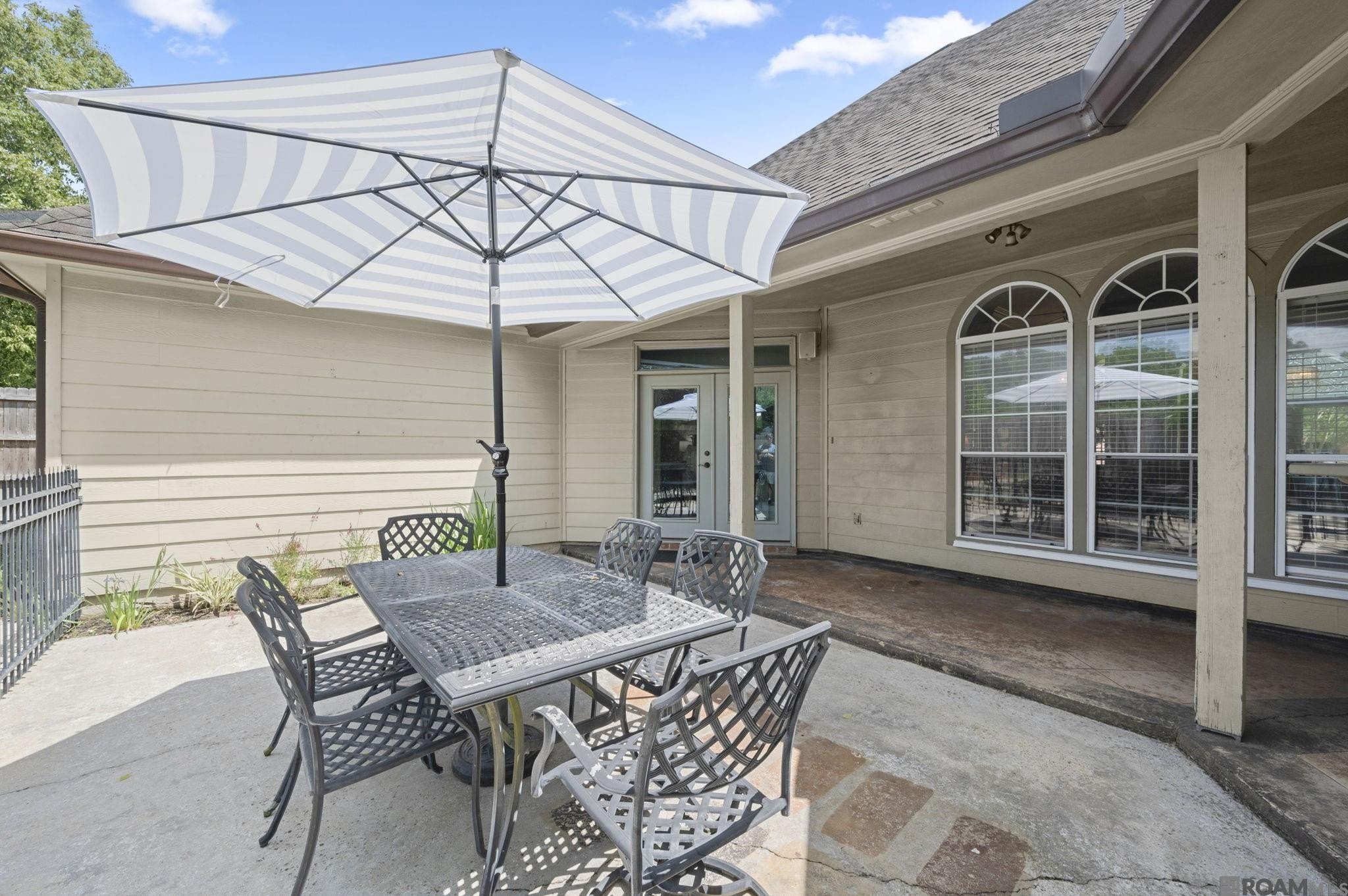 Baton Rouge, Louisiana, 70810, United States, 4 Bedrooms Bedrooms, ,3 BathroomsBathrooms,Residential,For Sale,2037860