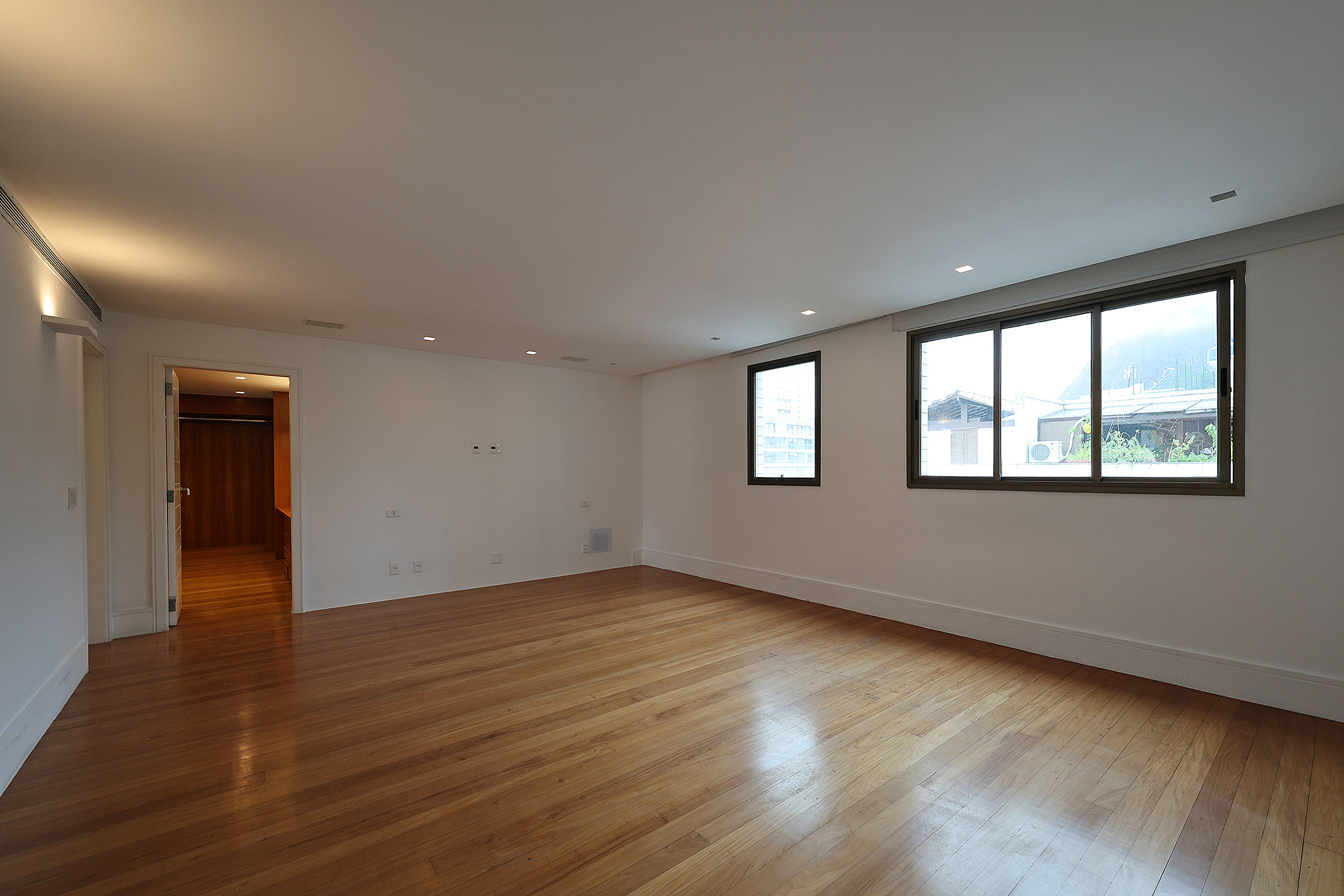  Duplex penthouse with ocean views in Leblon and generous layout - 物件實景
