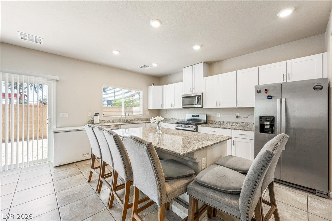 North Las Vegas, Nevada, 89032, United States, 5 Bedrooms Bedrooms, ,1 BathroomBathrooms,Residential,For Sale,2049129