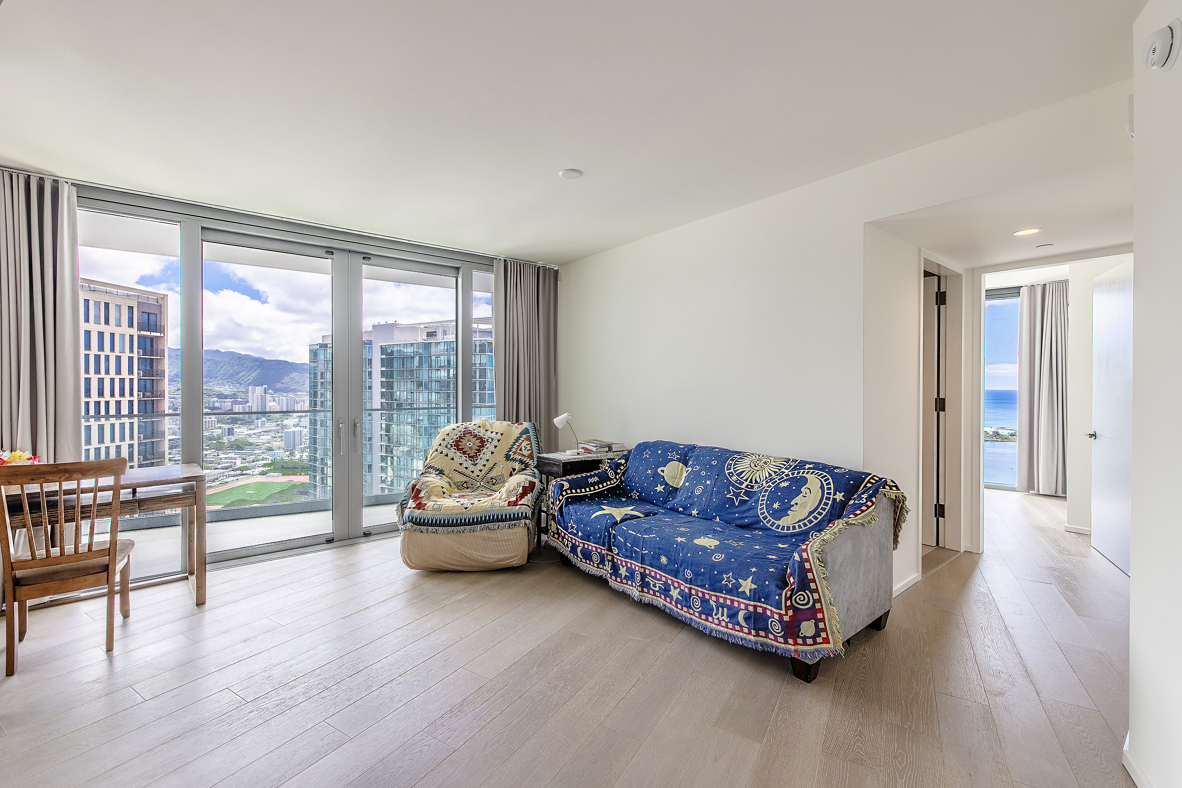 Honolulu, Hawaii, 96814, United States, 2 Bedrooms Bedrooms, ,2 BathroomsBathrooms,Residential,For Sale,1979445