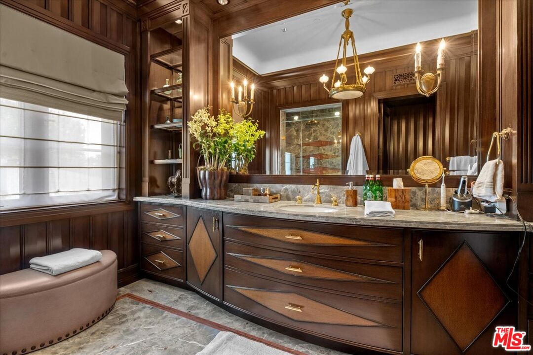 Beverly Hills, California, 90210, United States, 7 Bedrooms Bedrooms, ,15 BathroomsBathrooms,Residential,For Sale,1877085