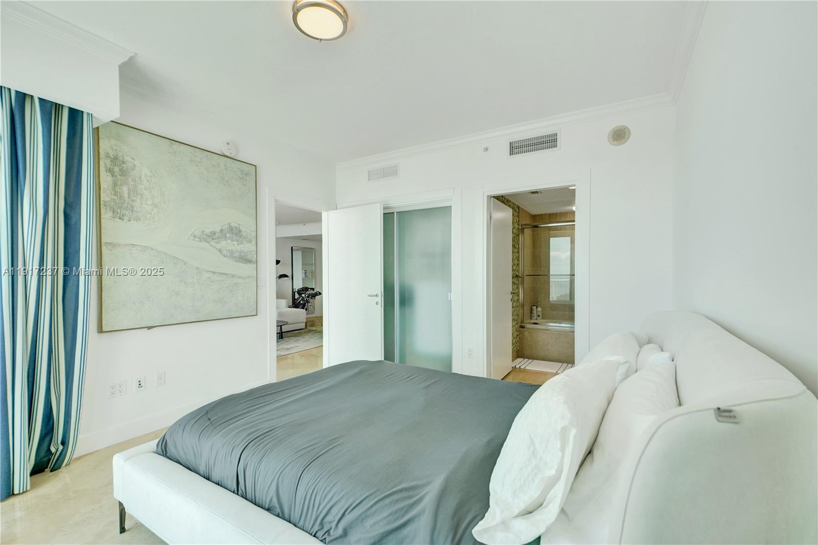 Miami, Florida, 33133, United States, 2 Bedrooms Bedrooms, ,3 BathroomsBathrooms,Residential,For Sale,1996183