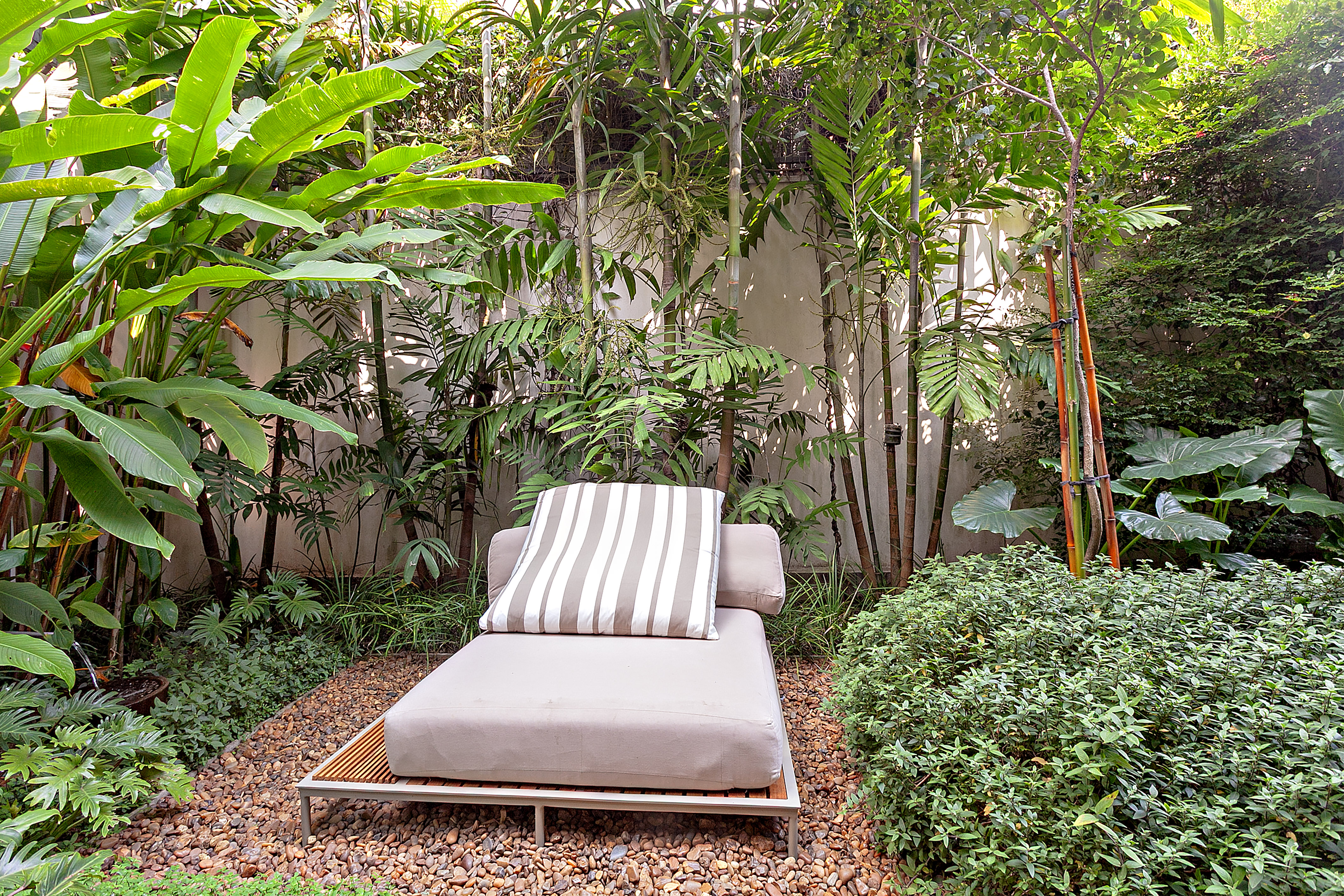  Contemporary residence in a private condominium with pool and integrated living - 物件實景