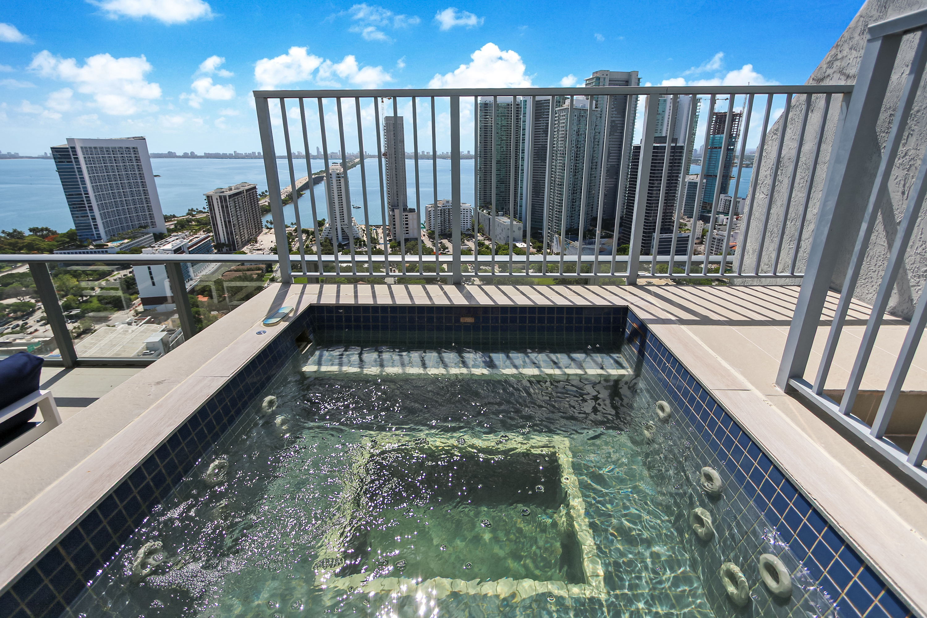  121 NE 34th St, Miami, FL, 33137 - 物件實景