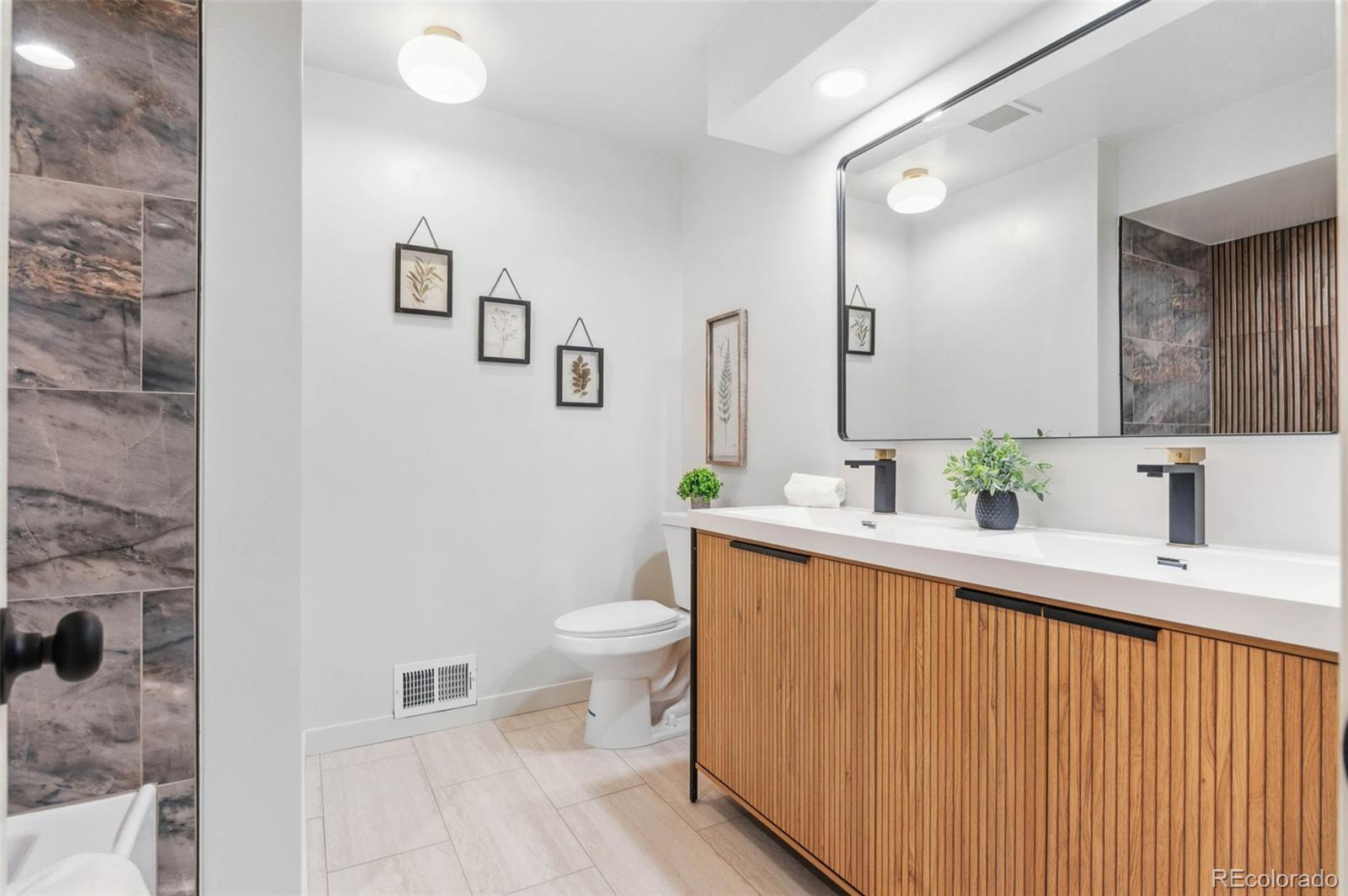 Lakewood, Colorado, 80215, United States, 6 Bedrooms Bedrooms, ,2 BathroomsBathrooms,Residential,For Sale,1906754