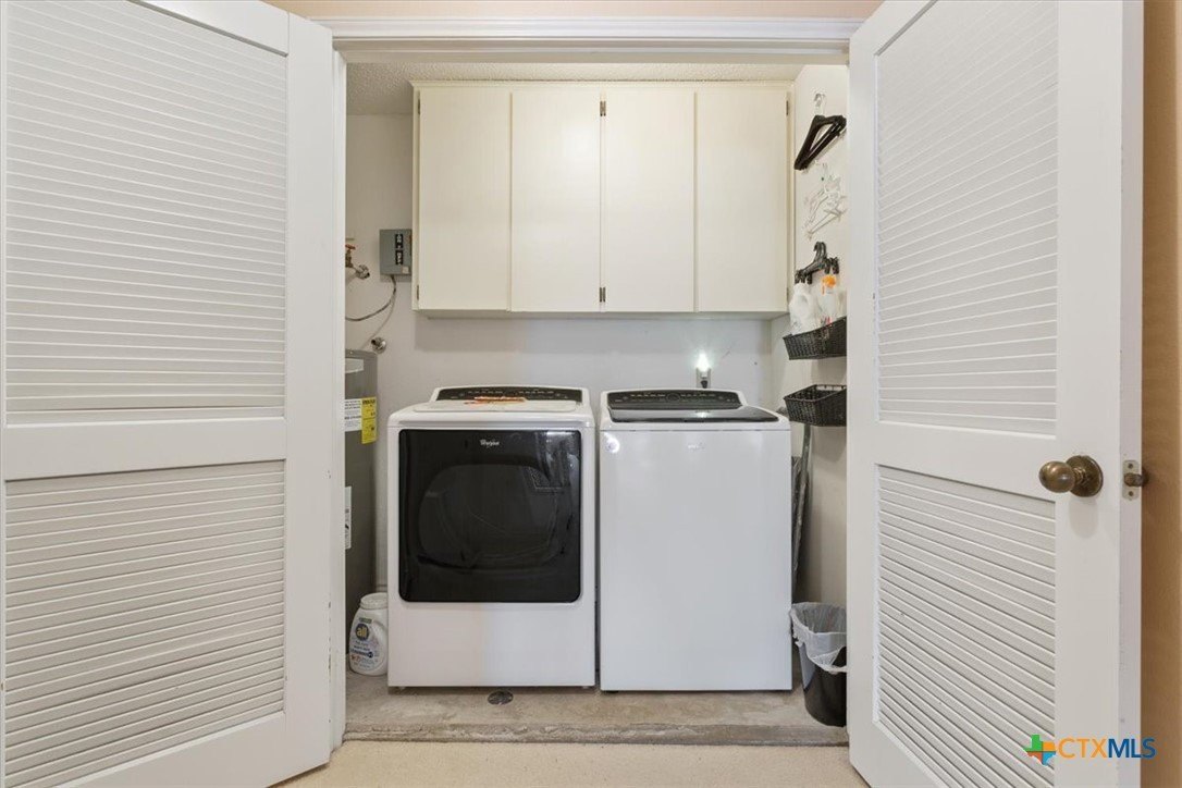 Salado, Texas, 76571, United States, 3 Bedrooms Bedrooms, ,3 BathroomsBathrooms,Residential,For Sale,1976351