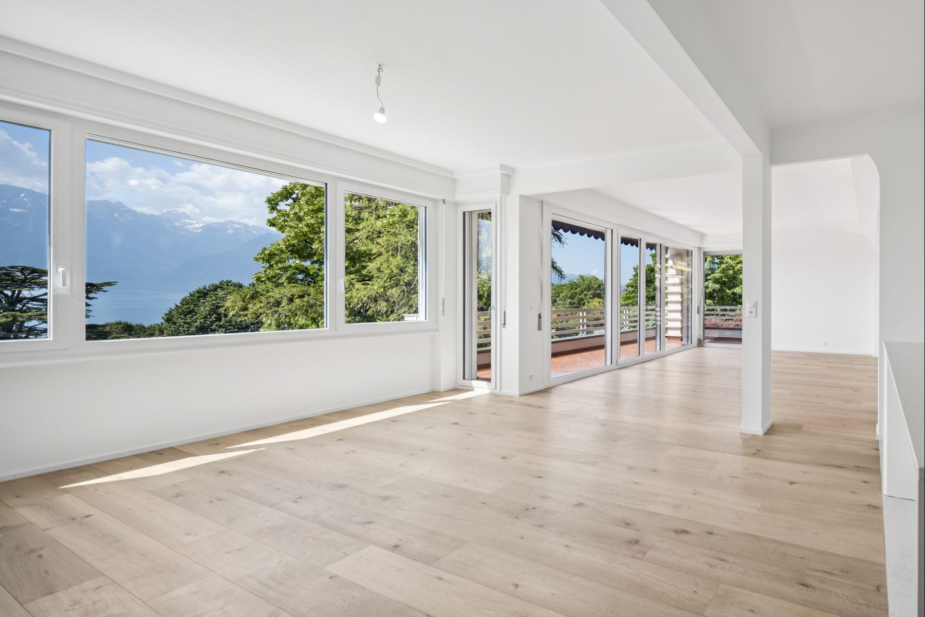  Love at first sight Renovated property with two balconies and a garden - 物件實景