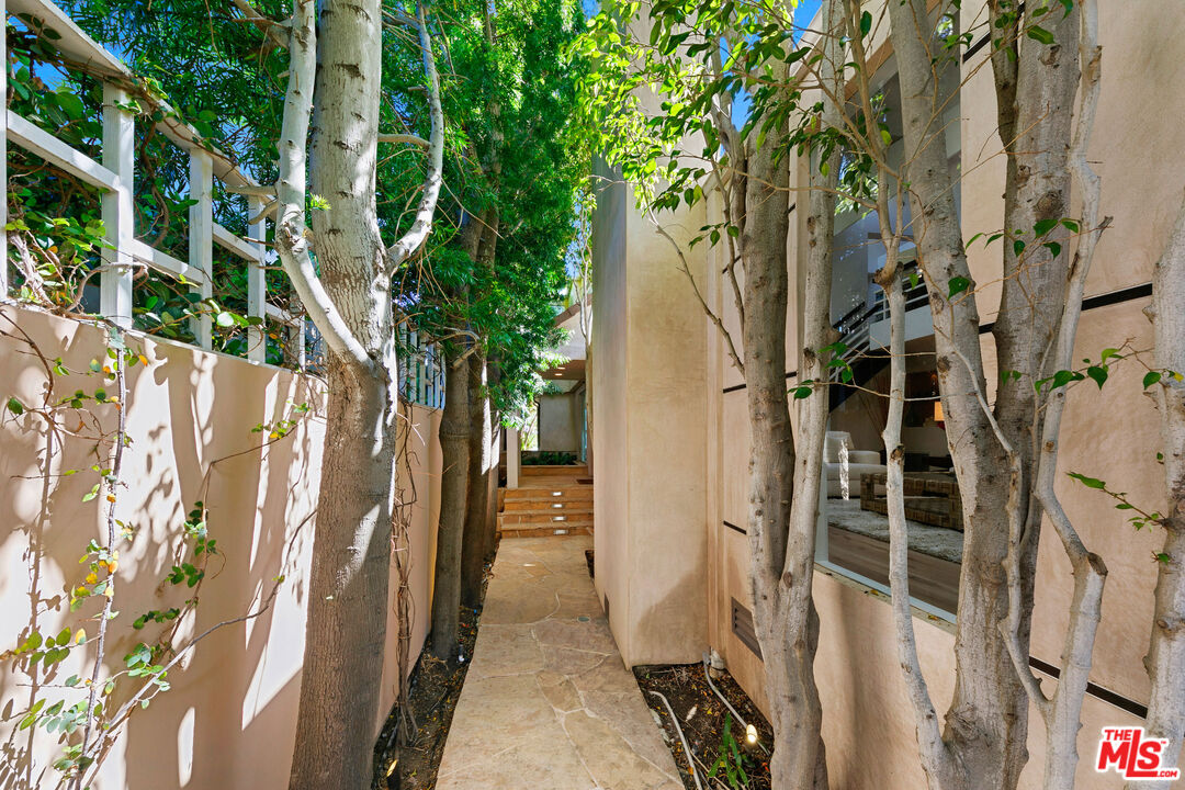 Malibu, California, 90265, United States, 3 Bedrooms Bedrooms, ,4 BathroomsBathrooms,Residential,For Sale,1807694